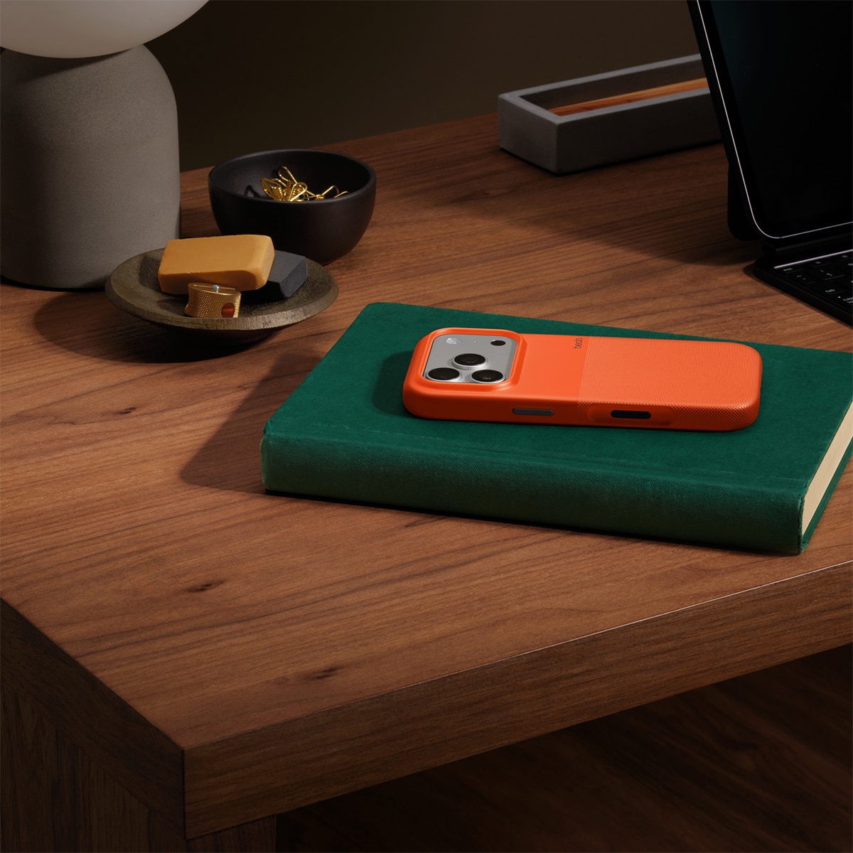 Funda Apple Rugged de Beats Naranja sierra con MagSafe y Control de Cámara para iPhone 17 Pro Naranja sierra-2