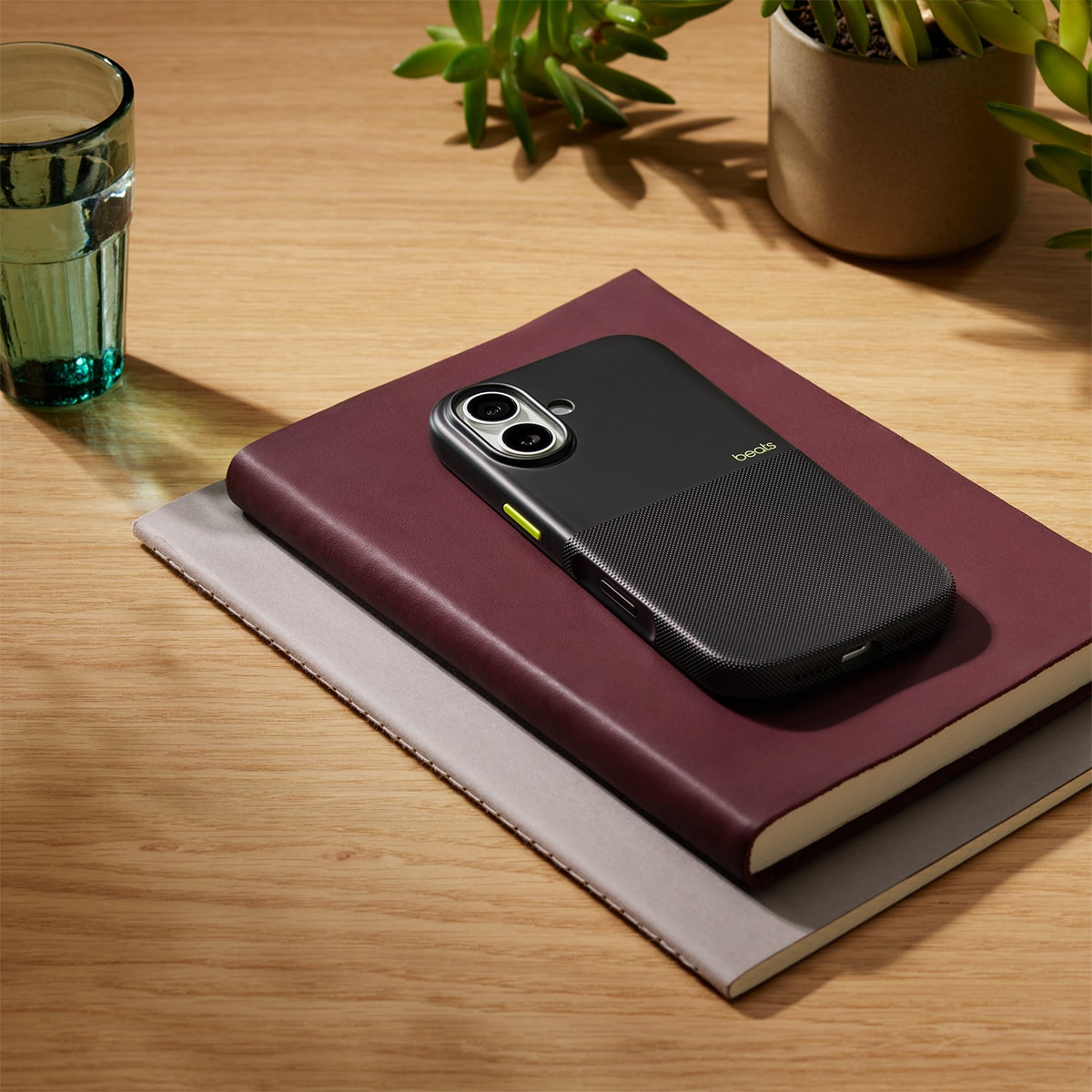 Funda Apple Rugged de Beats Negro Everest con MagSafe y Control de Cámara para iPhone 17 Negro Everest-2