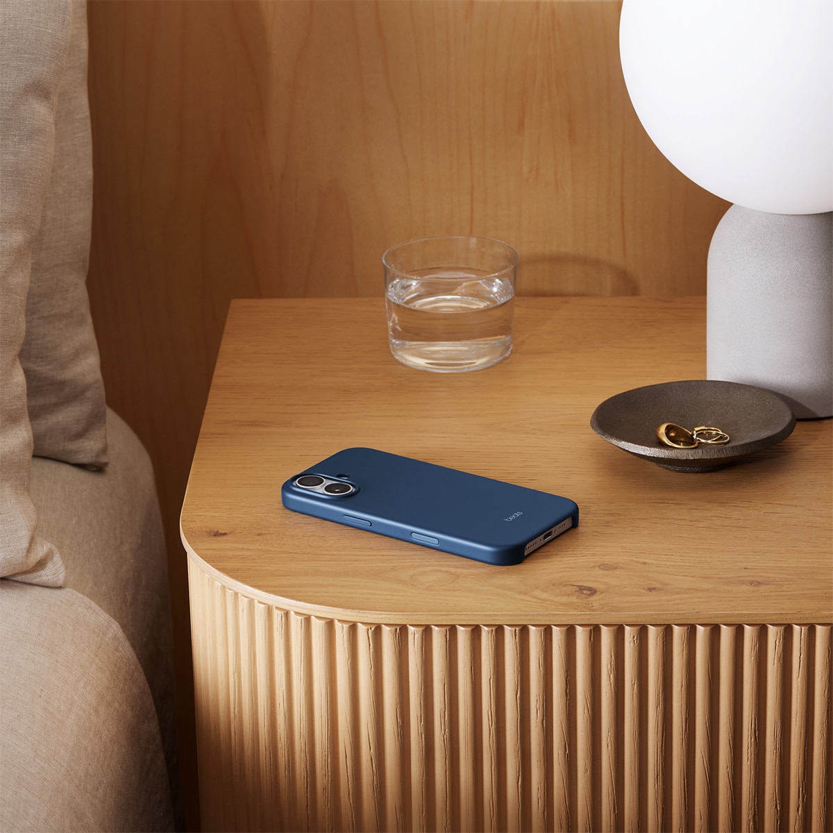 Funda Apple Beats Azul cobalto con MagSafe y Control de Cámara para iPhone 17 Azul Cobalto-2