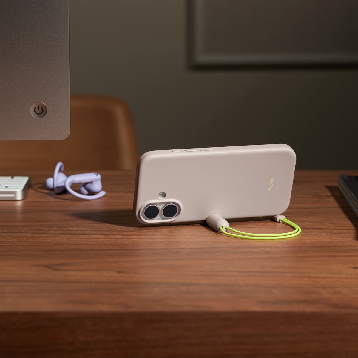 Funda Apple Kickstand de Beats Gris caliza con MagSafe y Control de Cámara para iPhone 17 Gris caliza-2
