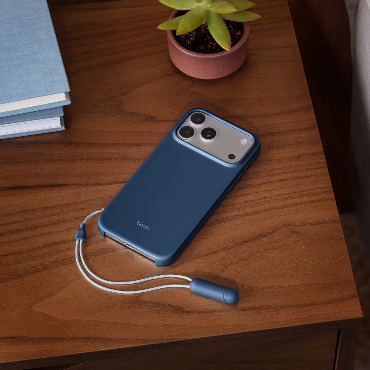 Funda Apple Kickstand de Beats Azul cobalto con MagSafe y Control de Cámara para iPhone 17 Pro Max Azul Cobalto-2