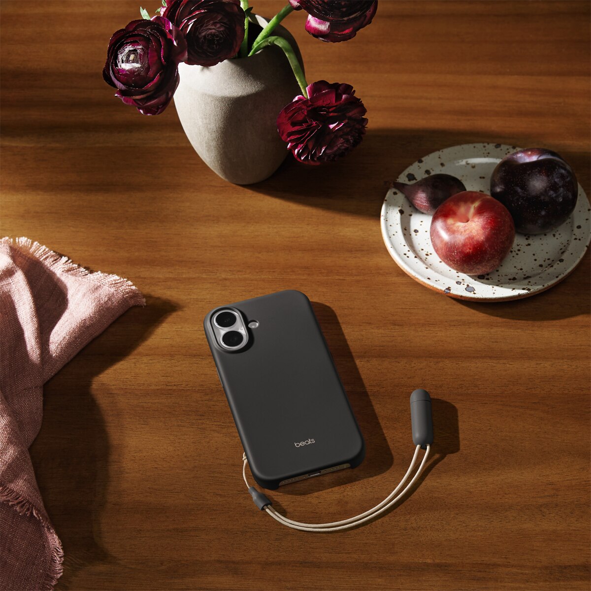 Funda Apple Kickstand de Beats Gris antracita con MagSafe y Control de Cámara para iPhone 17 Gris Antracita-2