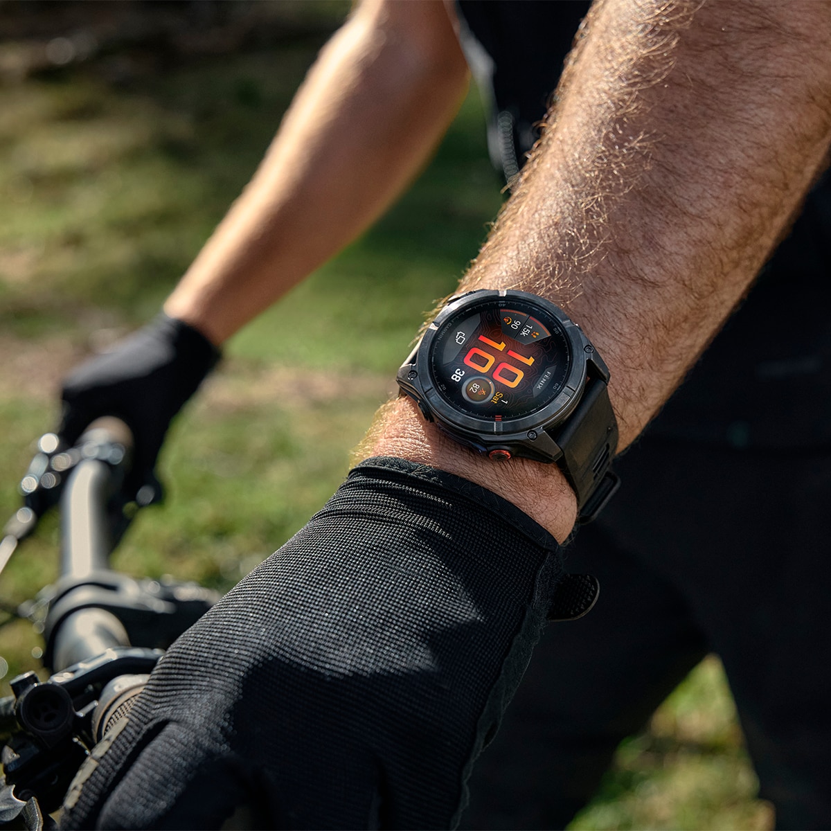 Garmn Fénix 8 Pro, 51mm, cristal Zafiro, Gris Titanio con correa de Silicona Negra Smartwatch Titanio Negro-8