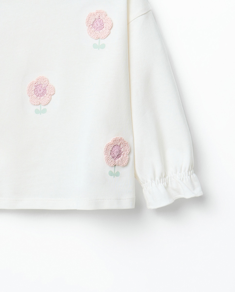 T-shirt com Crochet Floral Sfera 120 Cru-2
