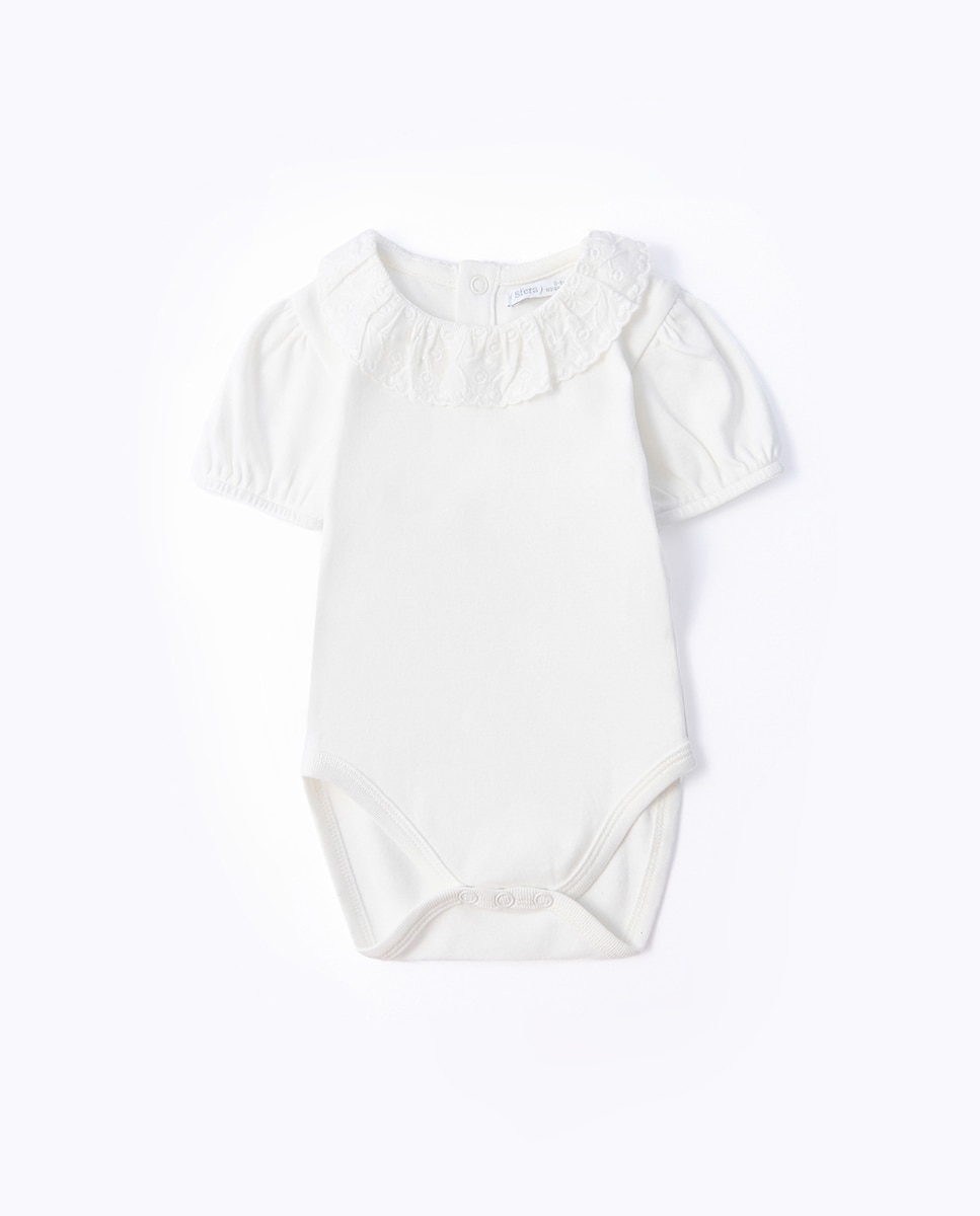 Imagem 0 de Body com Gola Bordada