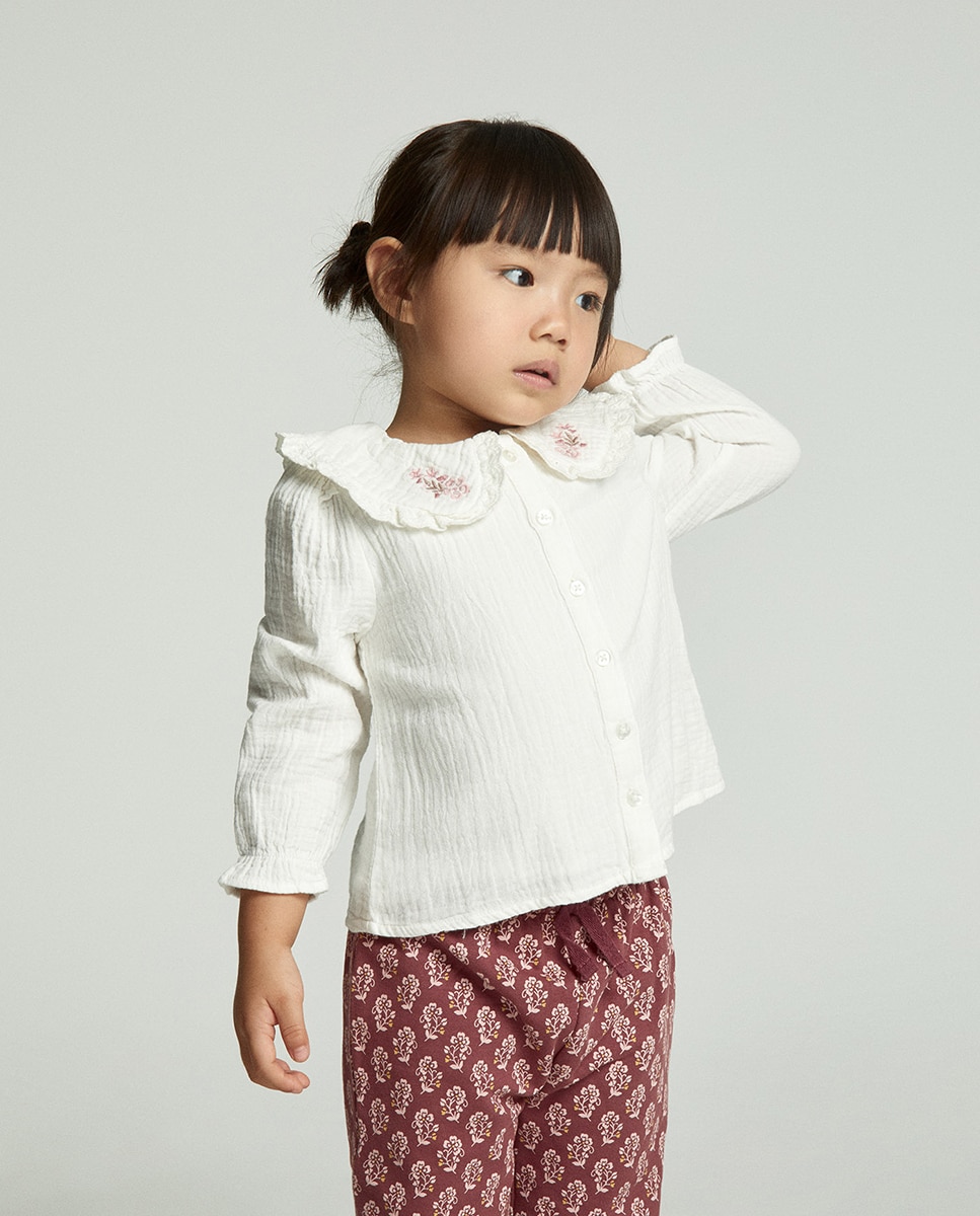 Imagen 0 de Blusa bámbula cuello Blanco roto