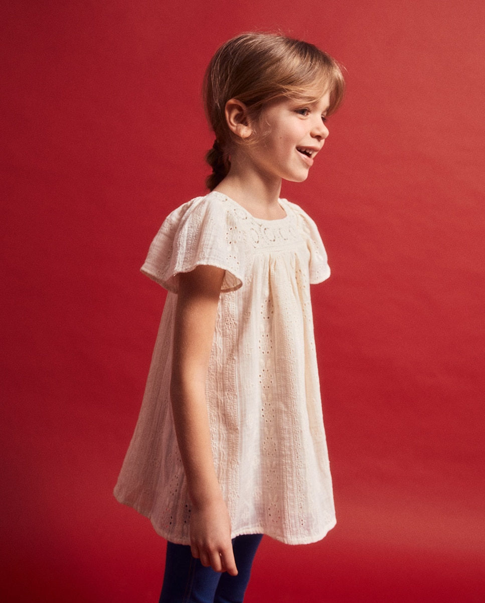 Vestido com rendas Cru-4