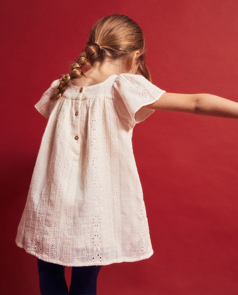 Vestido com rendas Cru-5