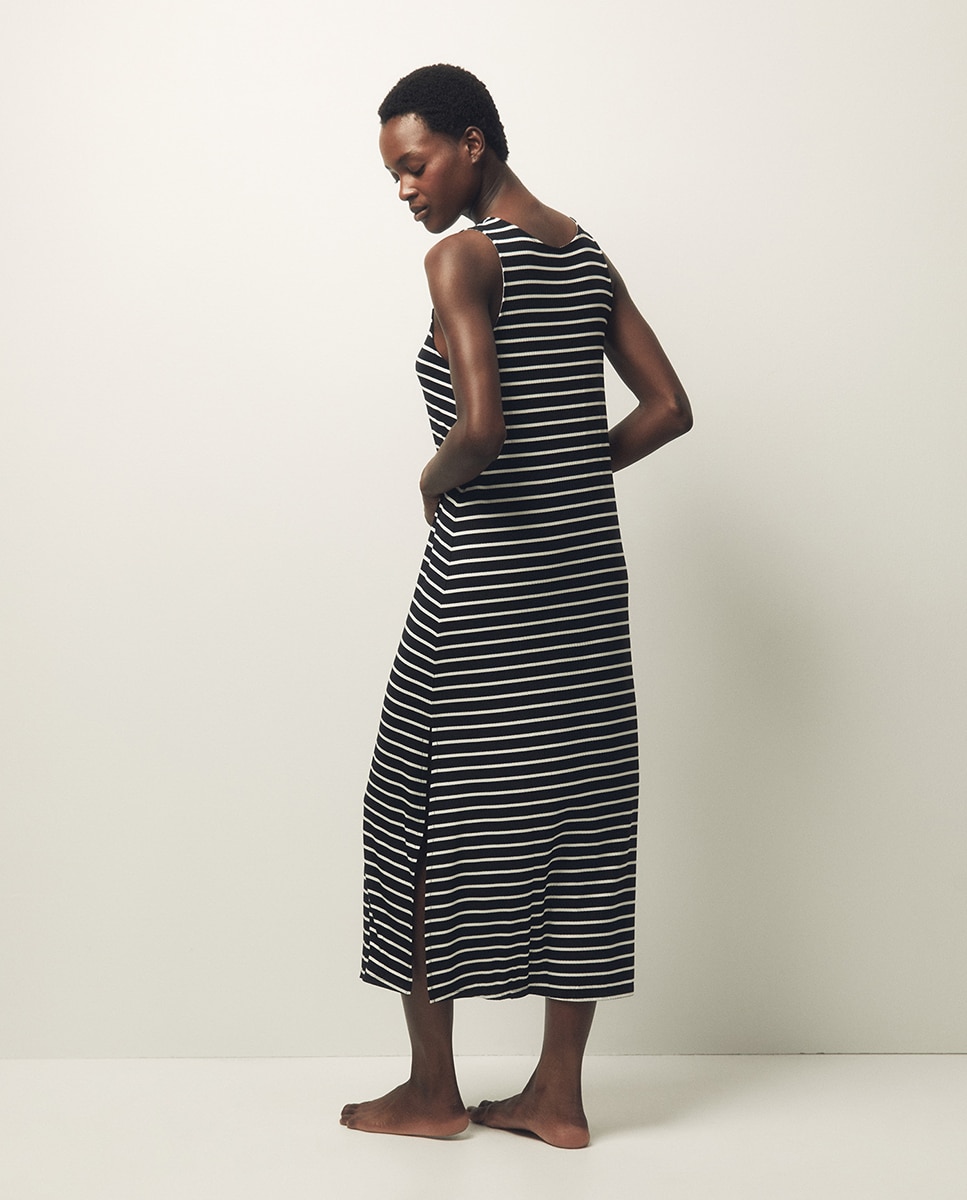 Vestido comprido canelado Preto-4