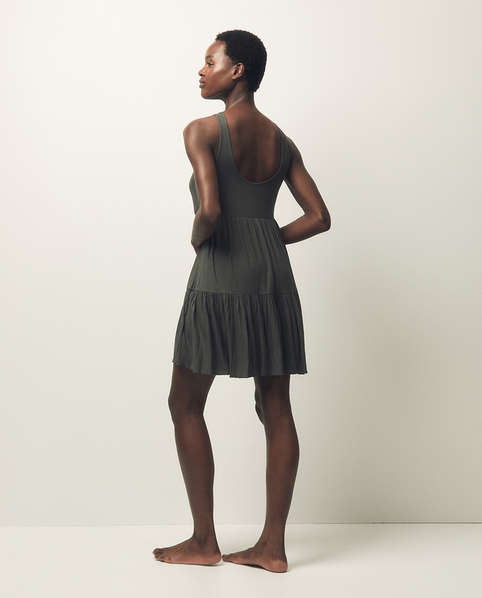 Vestido curto liso Caqui-4