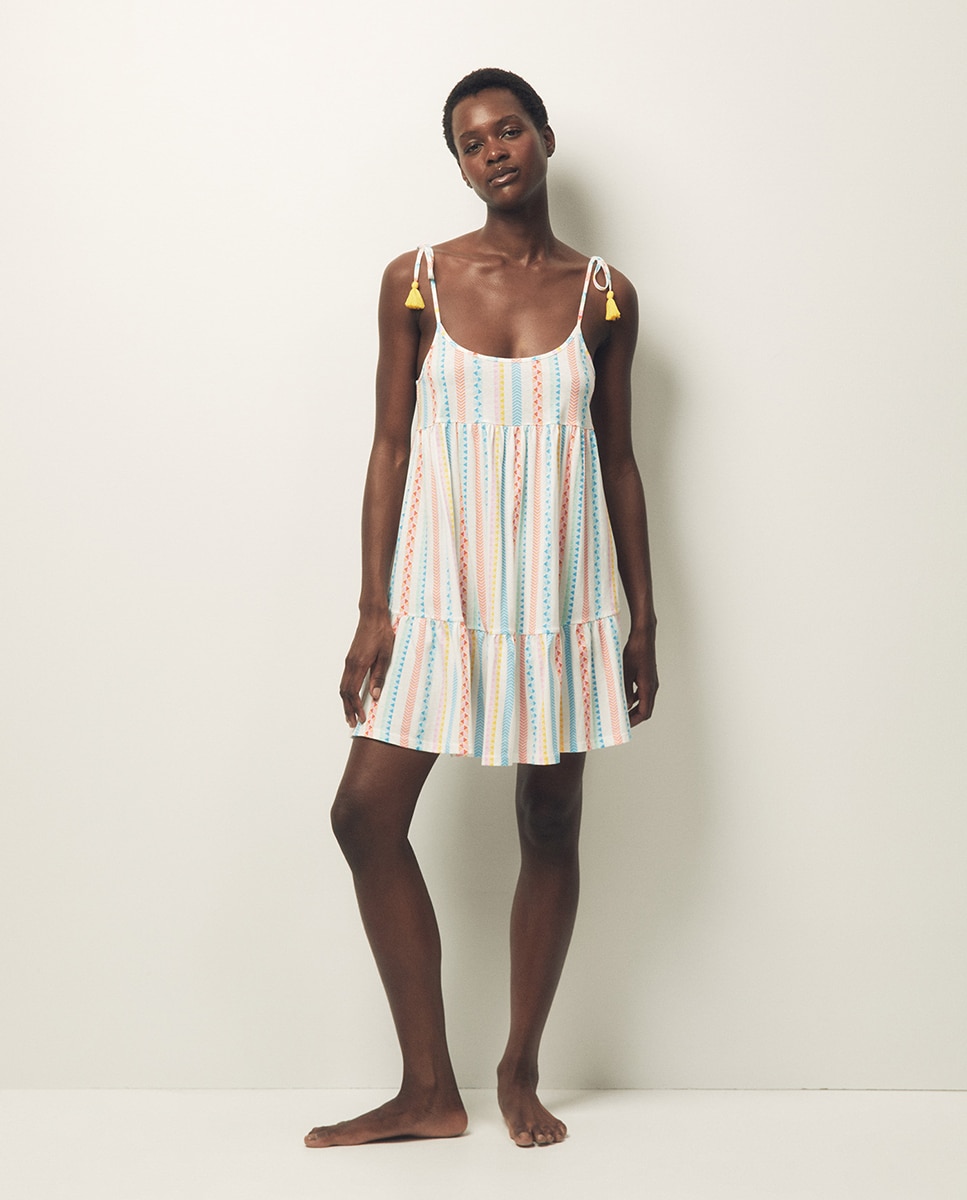 Imagem 0 de Vestido curto estampado