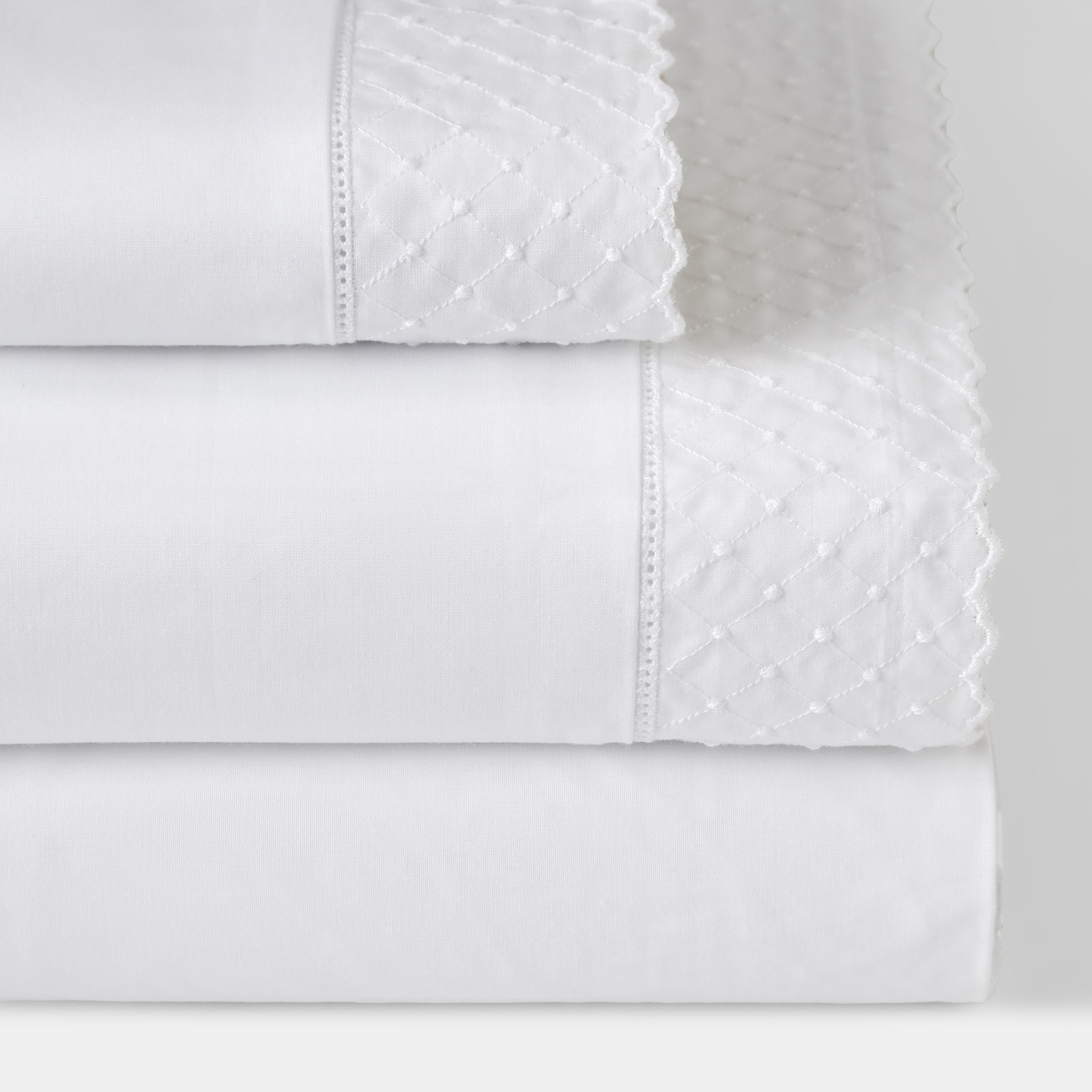 Conjunto de Lençóis Clássicos com Berloques - 3 Peças (Disponível em Várias Medidas) Branco/Branco-1