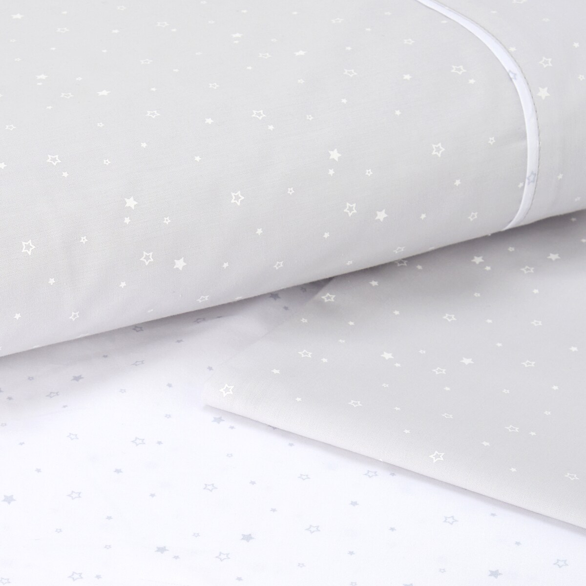 Conjunto de Lençóis Básicos com Bordado de Estrelas e Fundo Colorido - 3 Peças (Disponível em Várias Medidas) Cinzento-claro-2