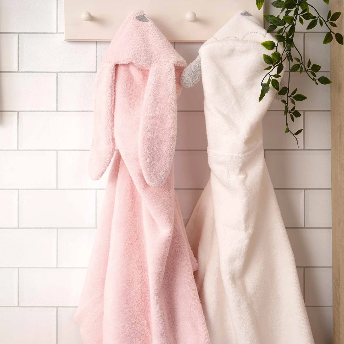 Capa de baño Mamas and Papas con capucha Conejito Rosa Rosa-5