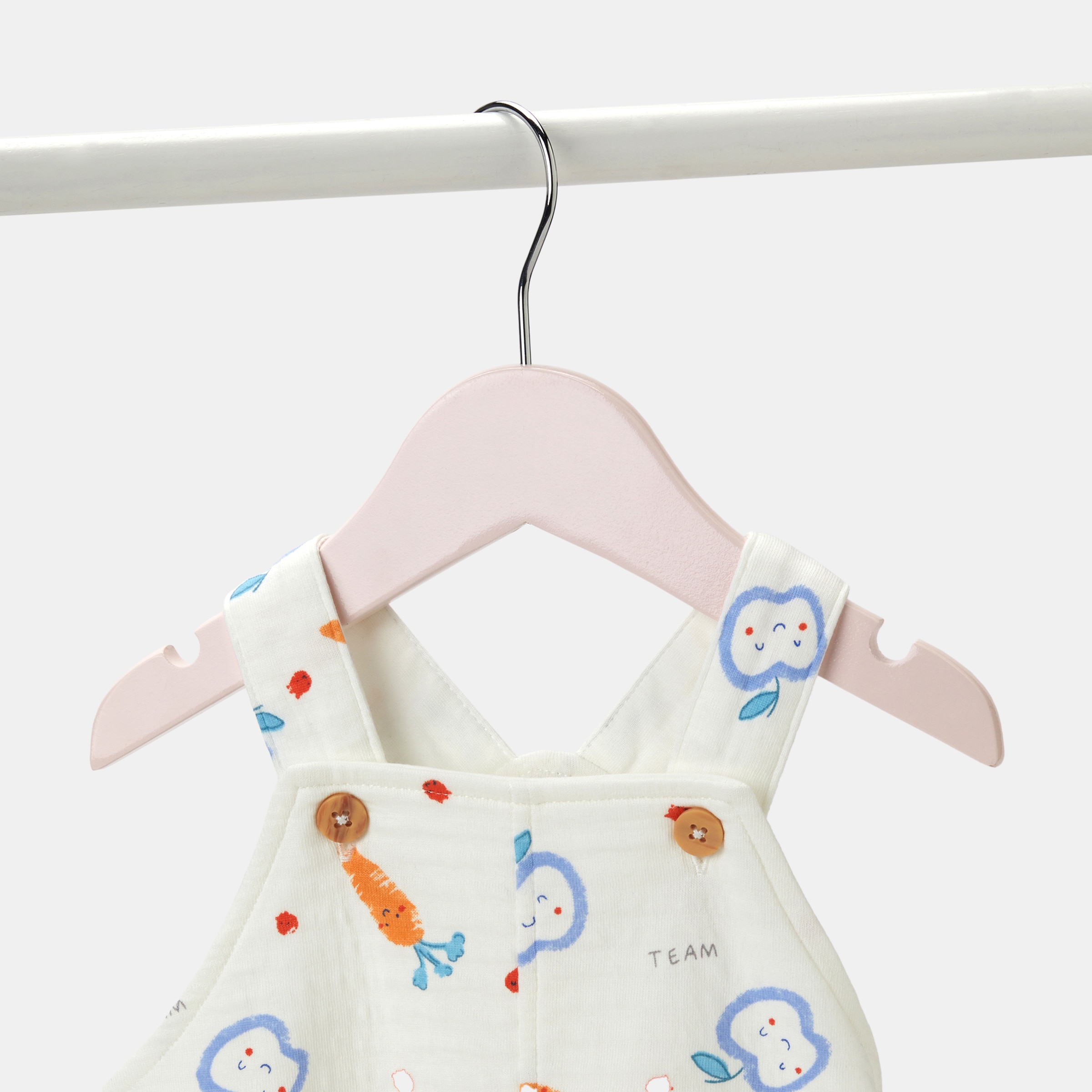 Pack de 3 Cabides de Bebé em Madeira Rosa-claro-2