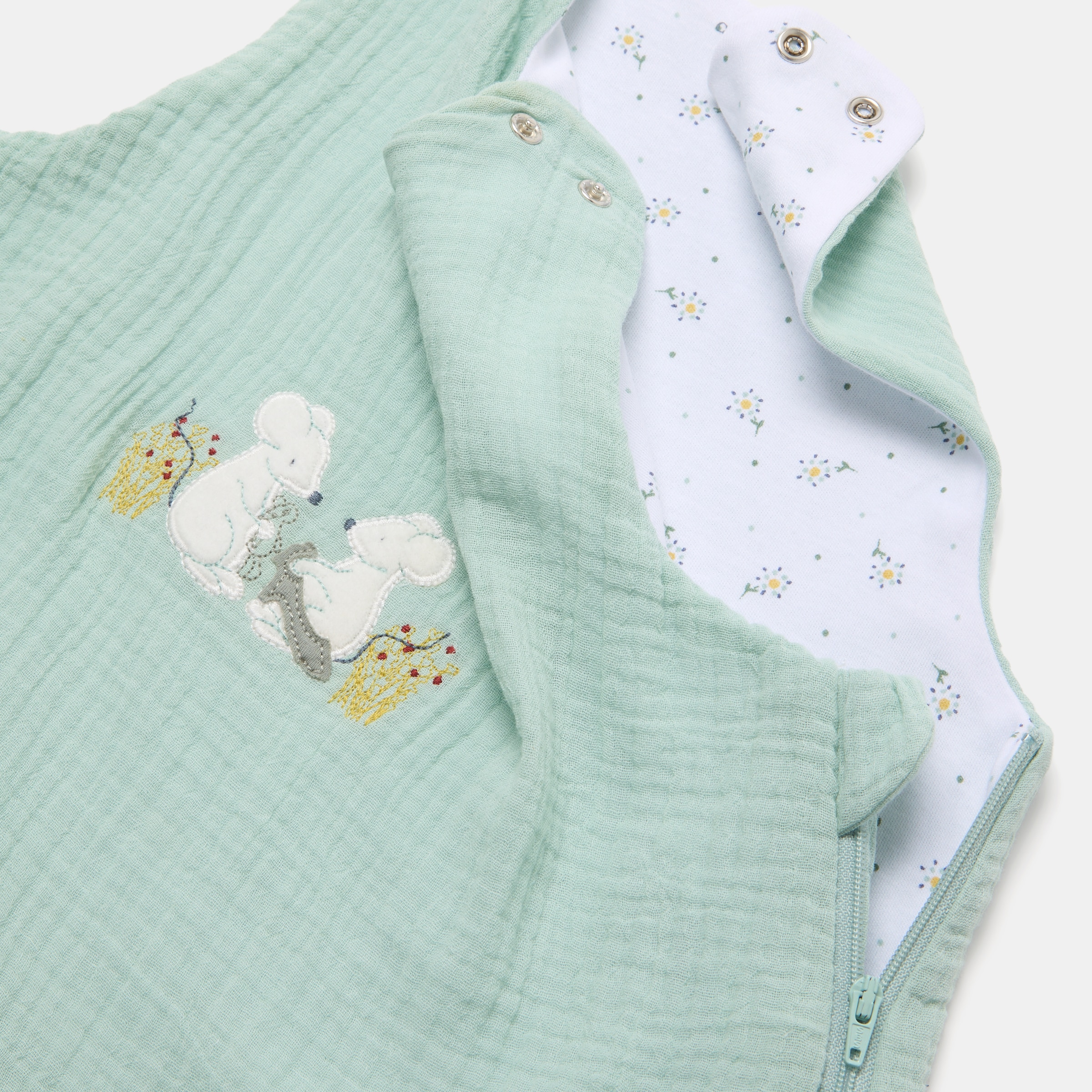Saco de dormir Cotton Juice Baby Home colección Sésamo, muselina bordada Ratoncito jardinero Tog 1.0 (disponible en varias tallas) - Verde Mint Verde Mint-3