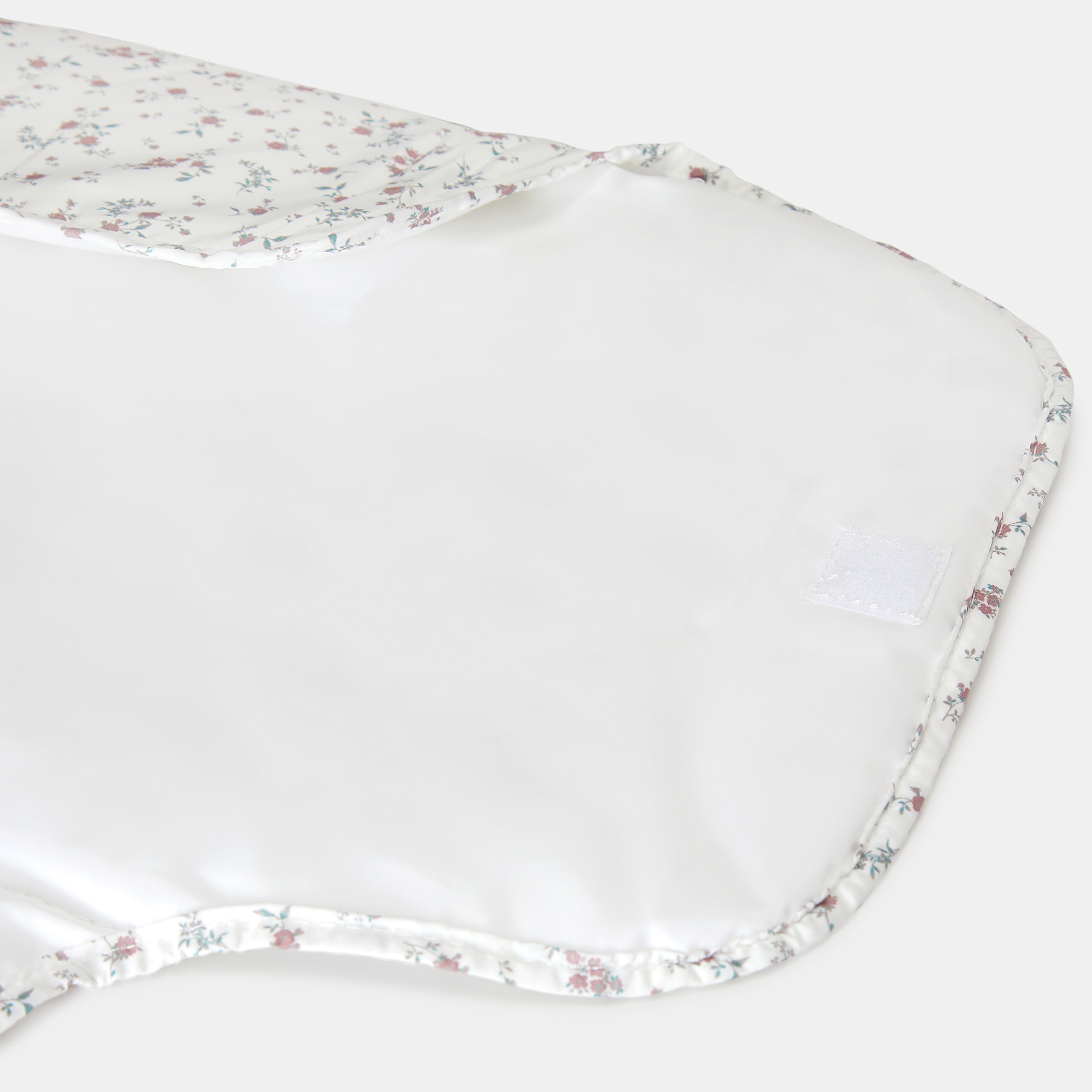 Muda Fraldas de Viagem Acolchoado Flores Branco-3