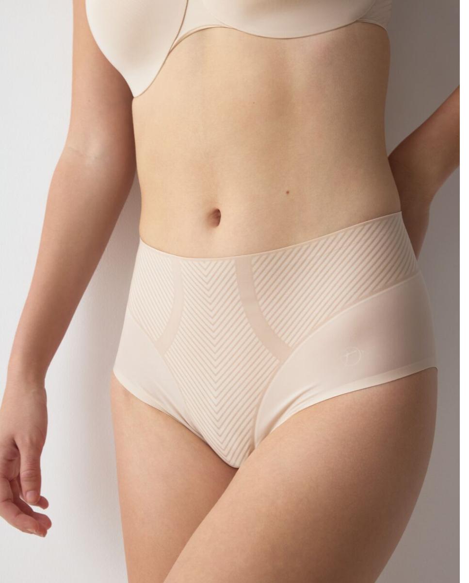 Imagen 0 de Braguita con cobertura Nude