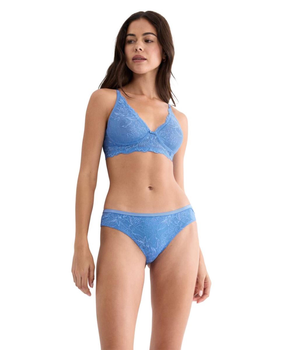 Imagem 0 de Cueca Tipo Asa Delta com Detalhe de Renda