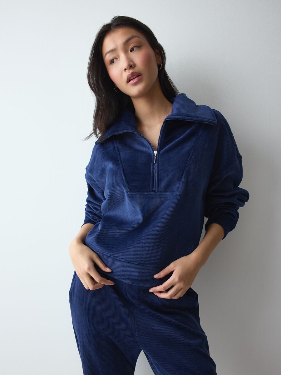 Imagen 0 de Sudadera acogedora de tejido terciopelo acanalado de tacto afelpado Azul marino