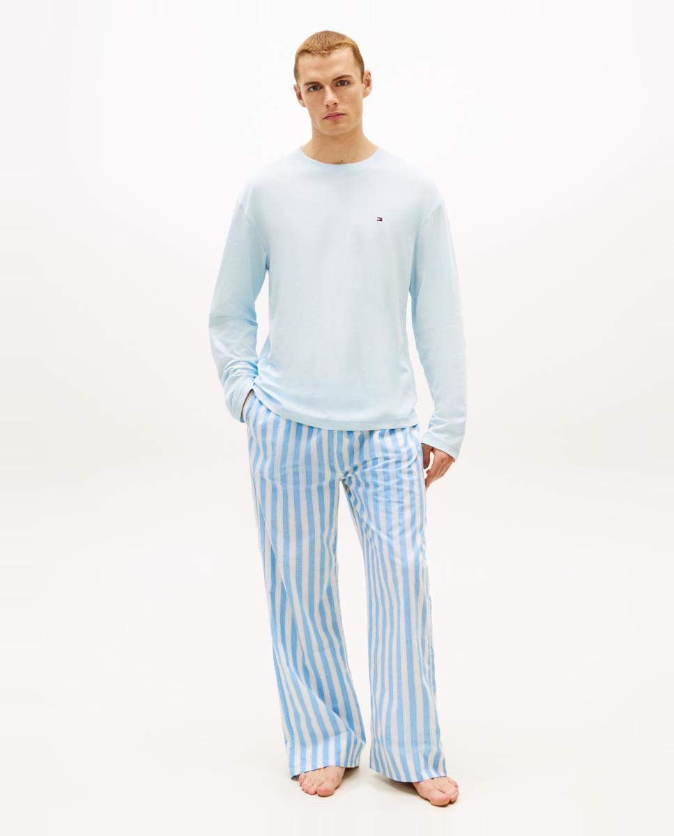 Imagem 0 de Conjunto de Pijama com T-shirt de Algodão e Calças em Tecido às Riscas com Cintura Elástica