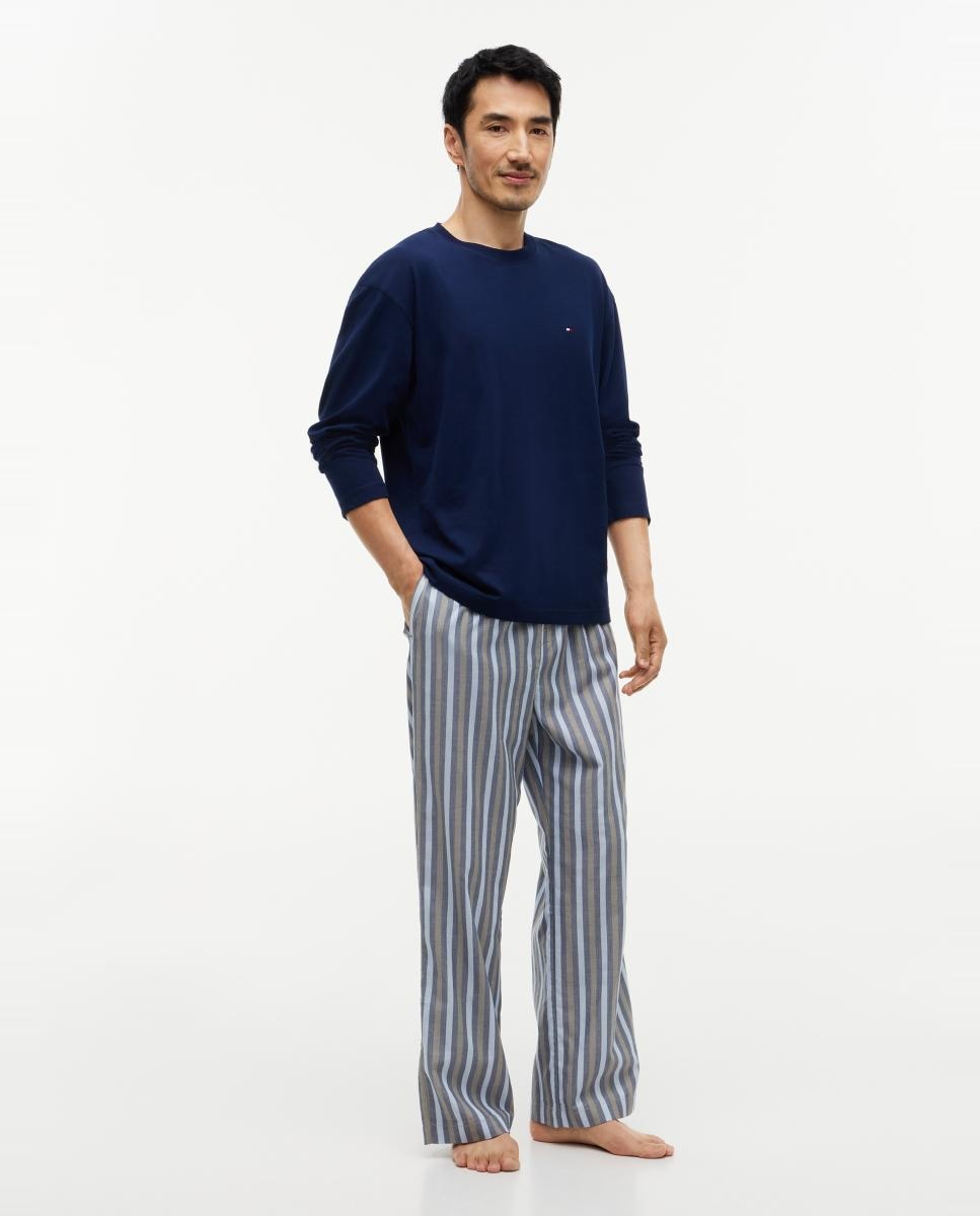 Imagem 0 de Conjunto de Pijama com Camisola de Algodão e Calças de Tecido às Riscas