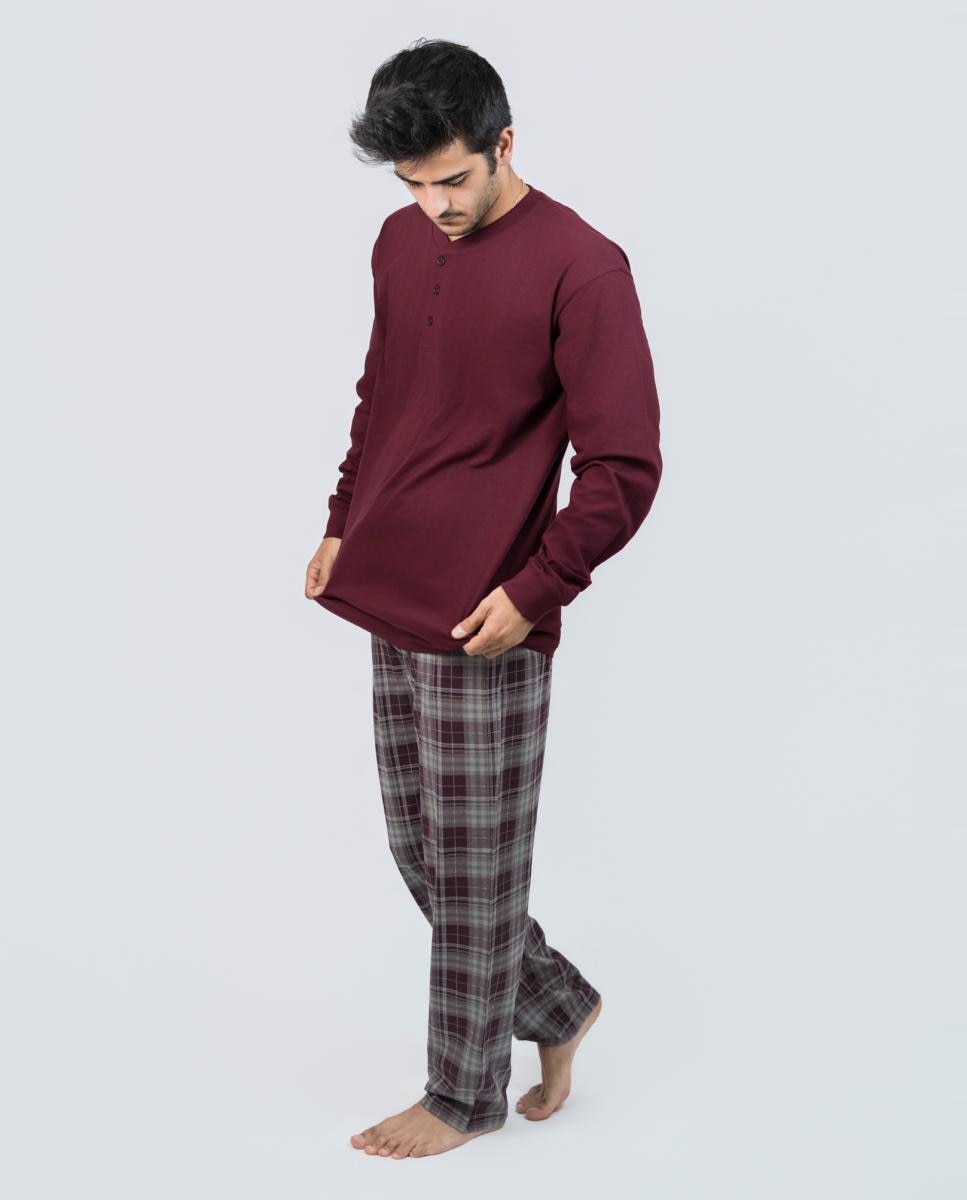 Imagen 0 de Pijama largo de hombre de punto liso color granate Granate
