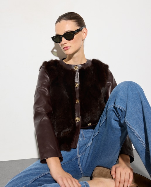 Imagen 0 de Chaqueta de mujer napa/pelo con botón dorado