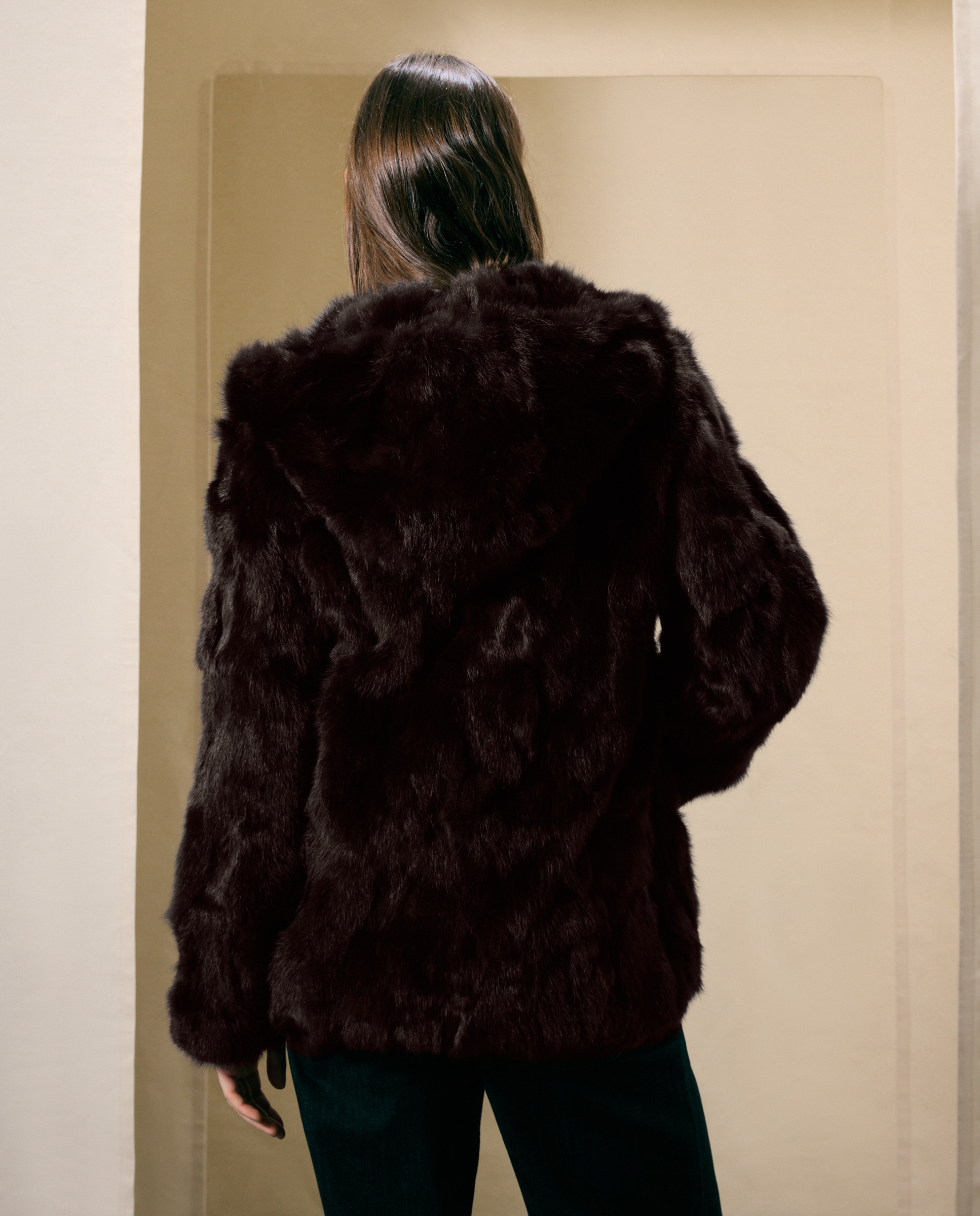 Chaquetón de mujer de pelo de conejo con capucha - Woman El Corte Inglés - Chocolate Chocolate-4