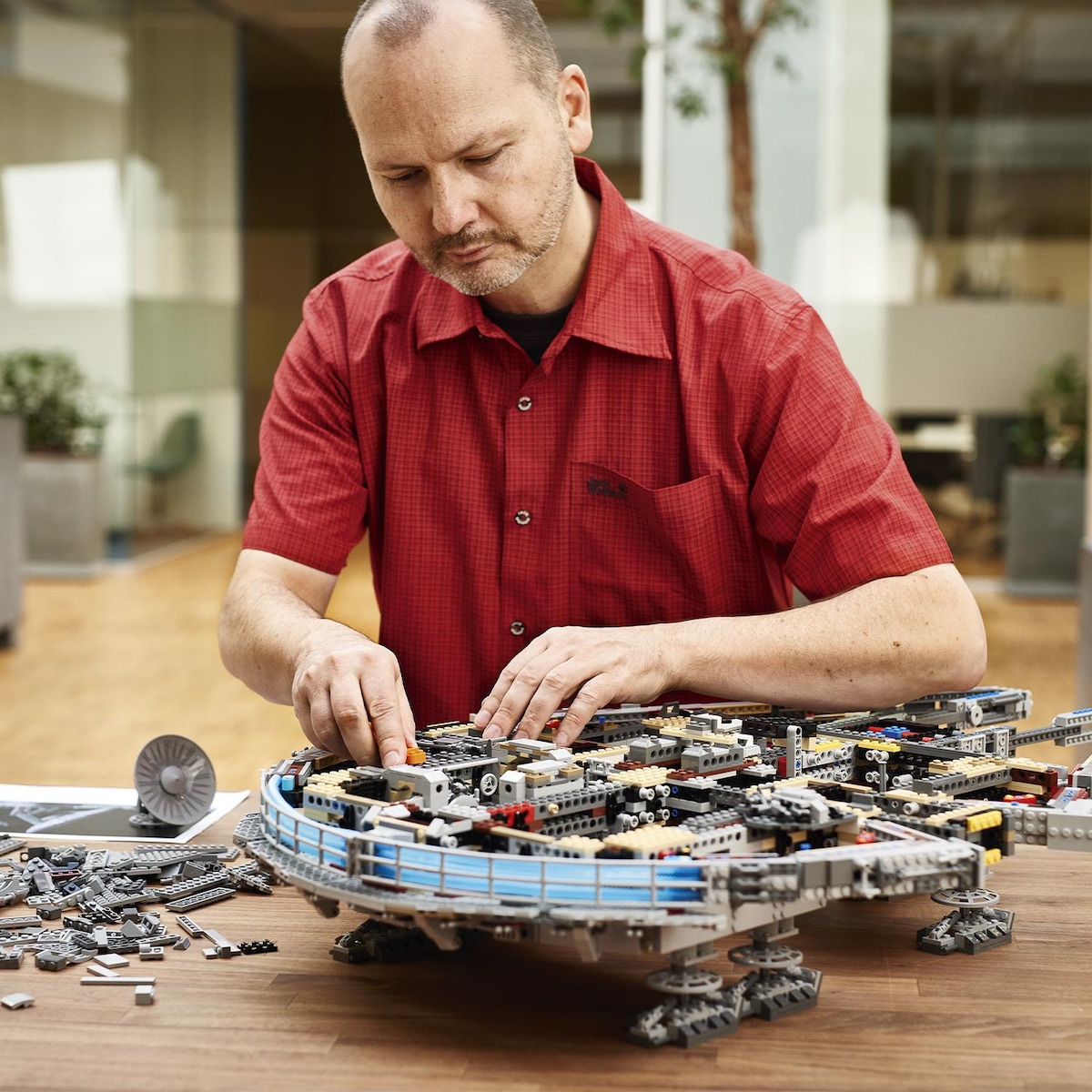 Modelo de Construcción Millennium Falcon Coleccionable LEGO Star Wars 3