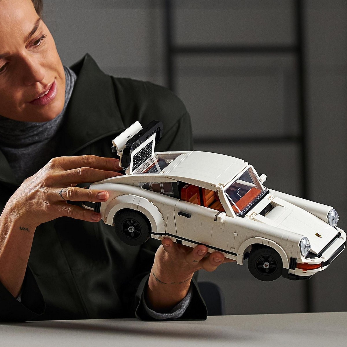 Réplica de Coche de Carreras para Construir Porsche 911 LEGO Icons - 10295 2
