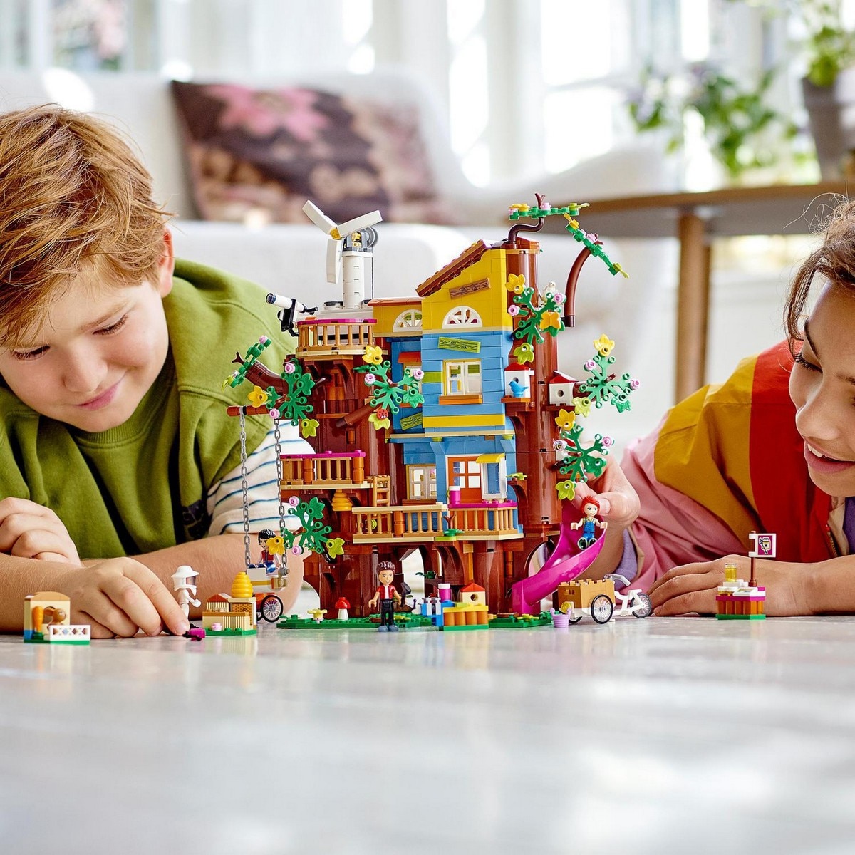 Casa del Árbol de la Amistad, Juego de Construcción Educativo, Set de Juguete con Mini Muñecas Mia y River, LEGO Friends 2
