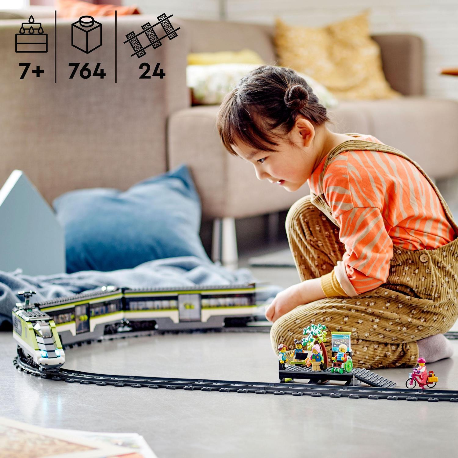 Juguete Teledirigido para Construir Tren de Pasajeros de Alta Velocidad con Vías, Luces y Mini Figuras LEGO City Trains - 60337 2