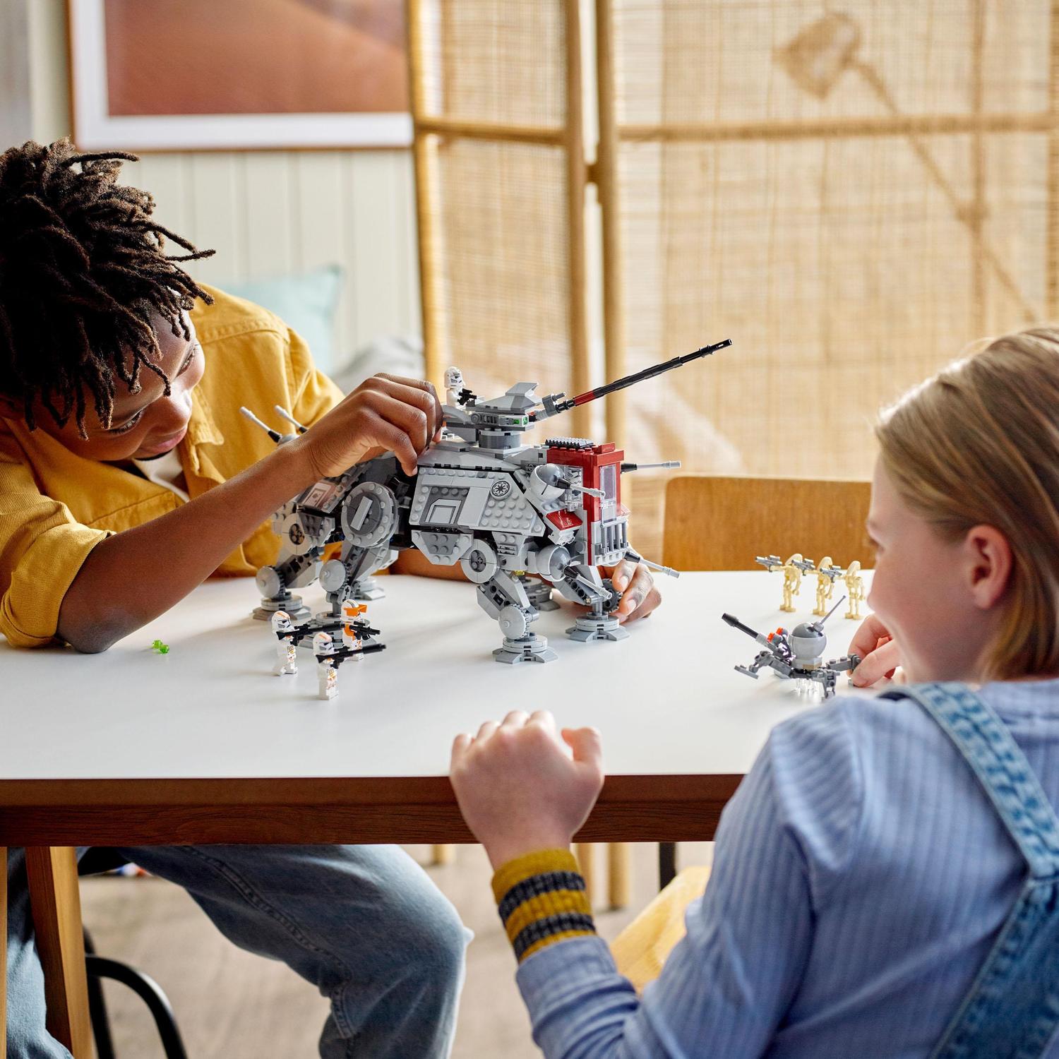 Juguete de Construcción Caminante AT-TE con Comandante Cody LEGO Star Wars - 75337 2