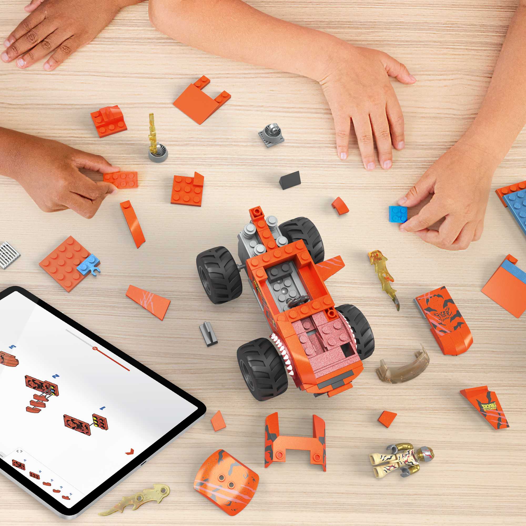 MEGA Construx Coches de bloques de construcción con pista Tiger Shark Hot Wheels Monster Trucks 4
