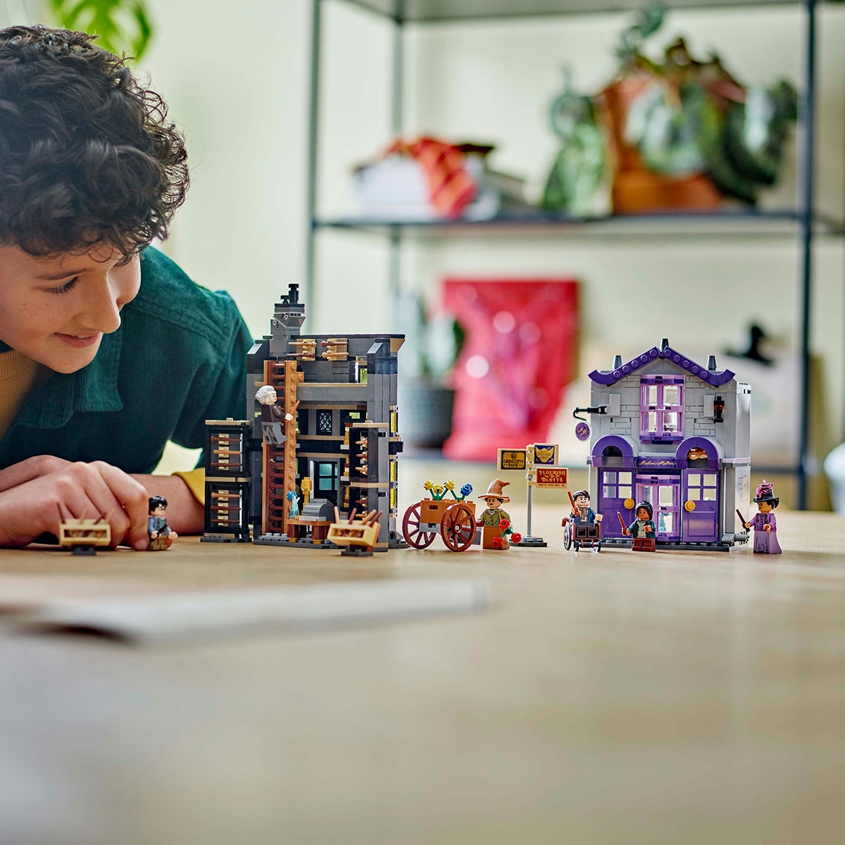 Juguete de construcción Ollivanders y Túnicas de Madame Malkin LEGO Harry Potter - 76439 3