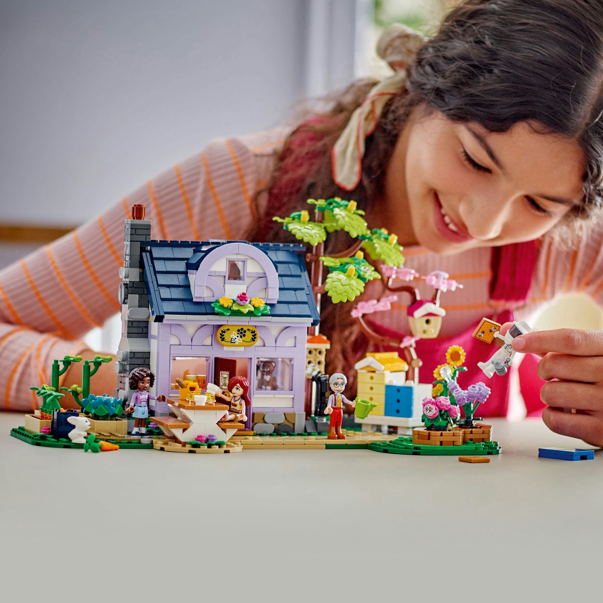 Casa dos Apicultores e Jardim de Flores Lego Friends 4