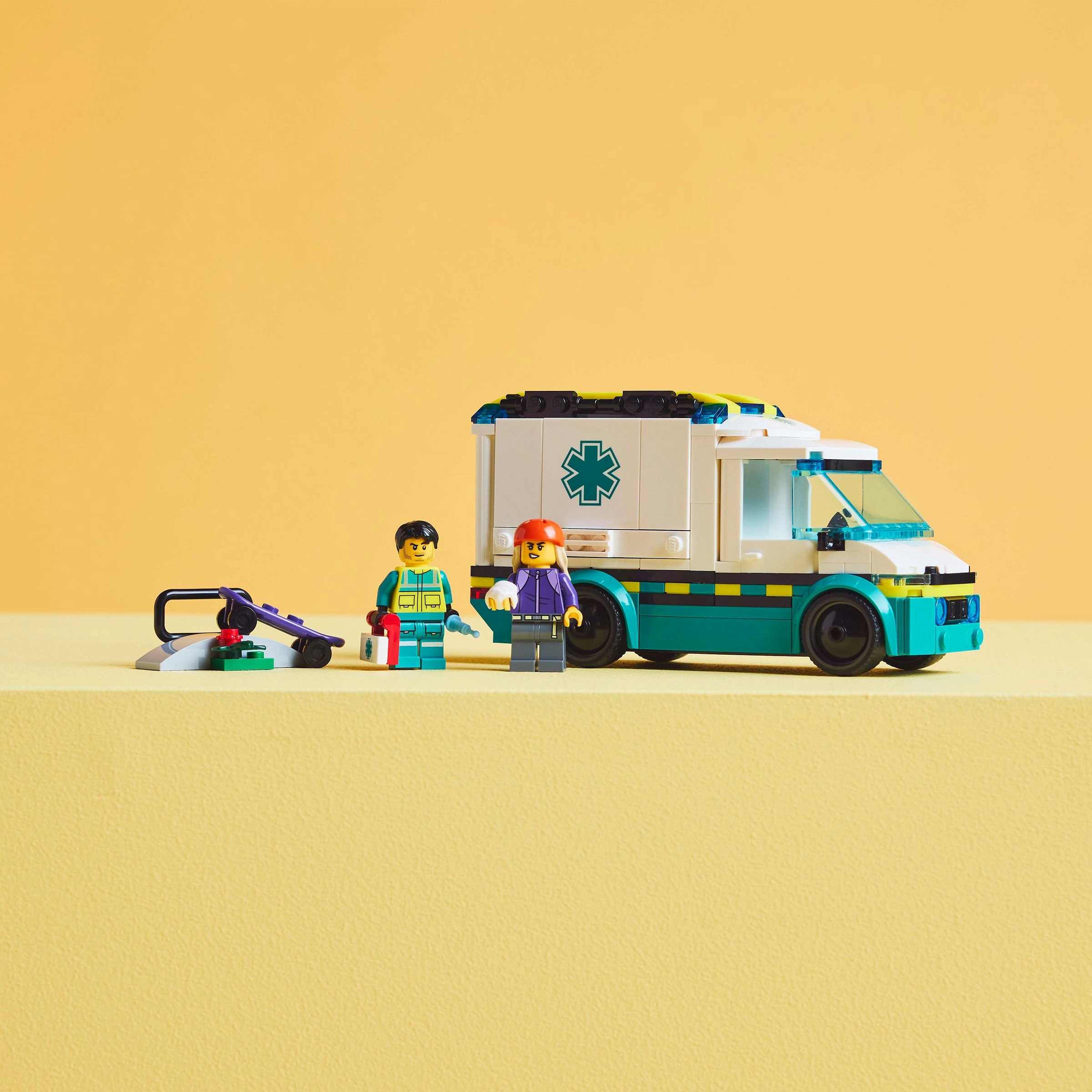 Juego de construcción Ambulancia de Emergencias LEGO City - 60451 7