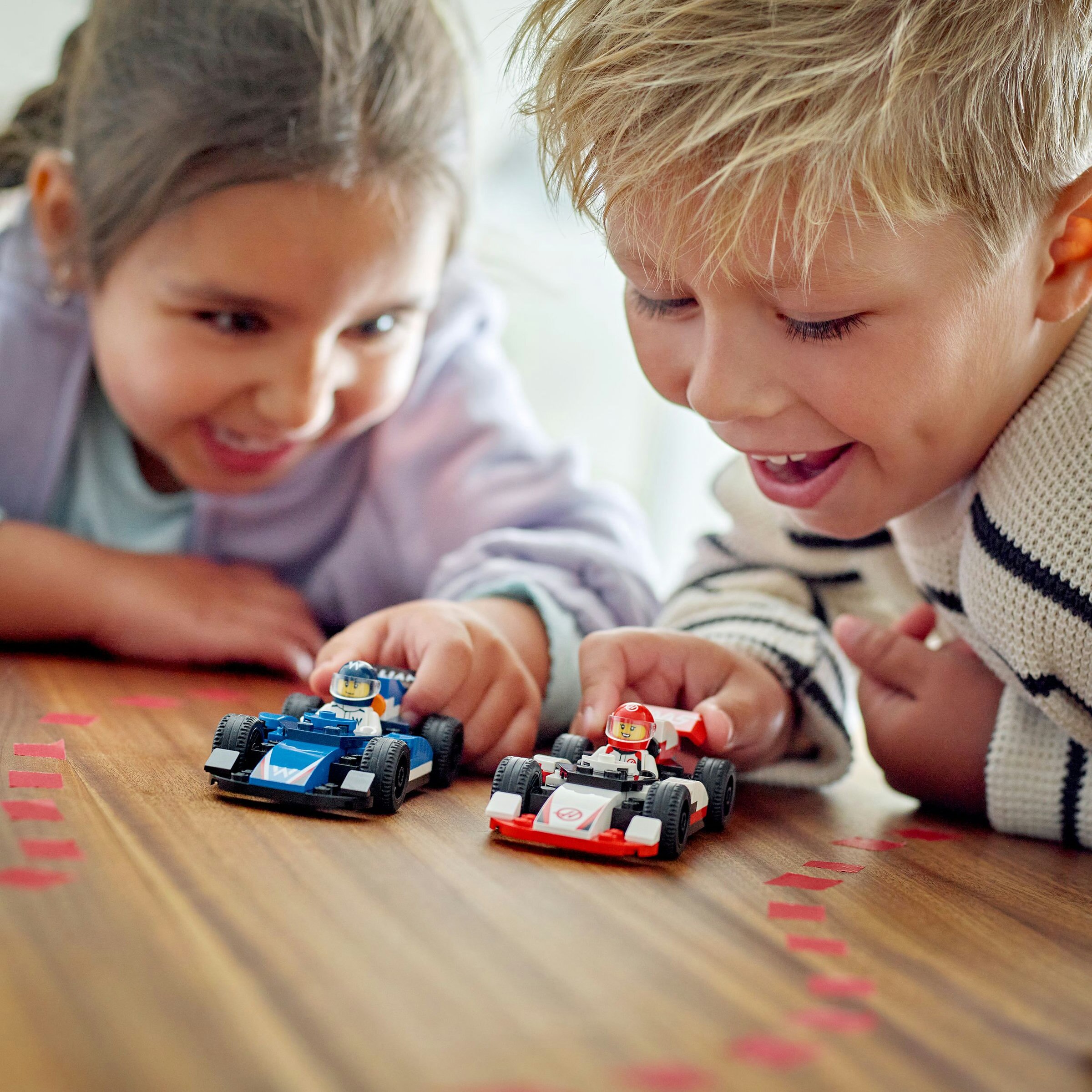 Juego de construcción coches de F1® Williams Racing y Haas F1® LEGO City - 60464 3