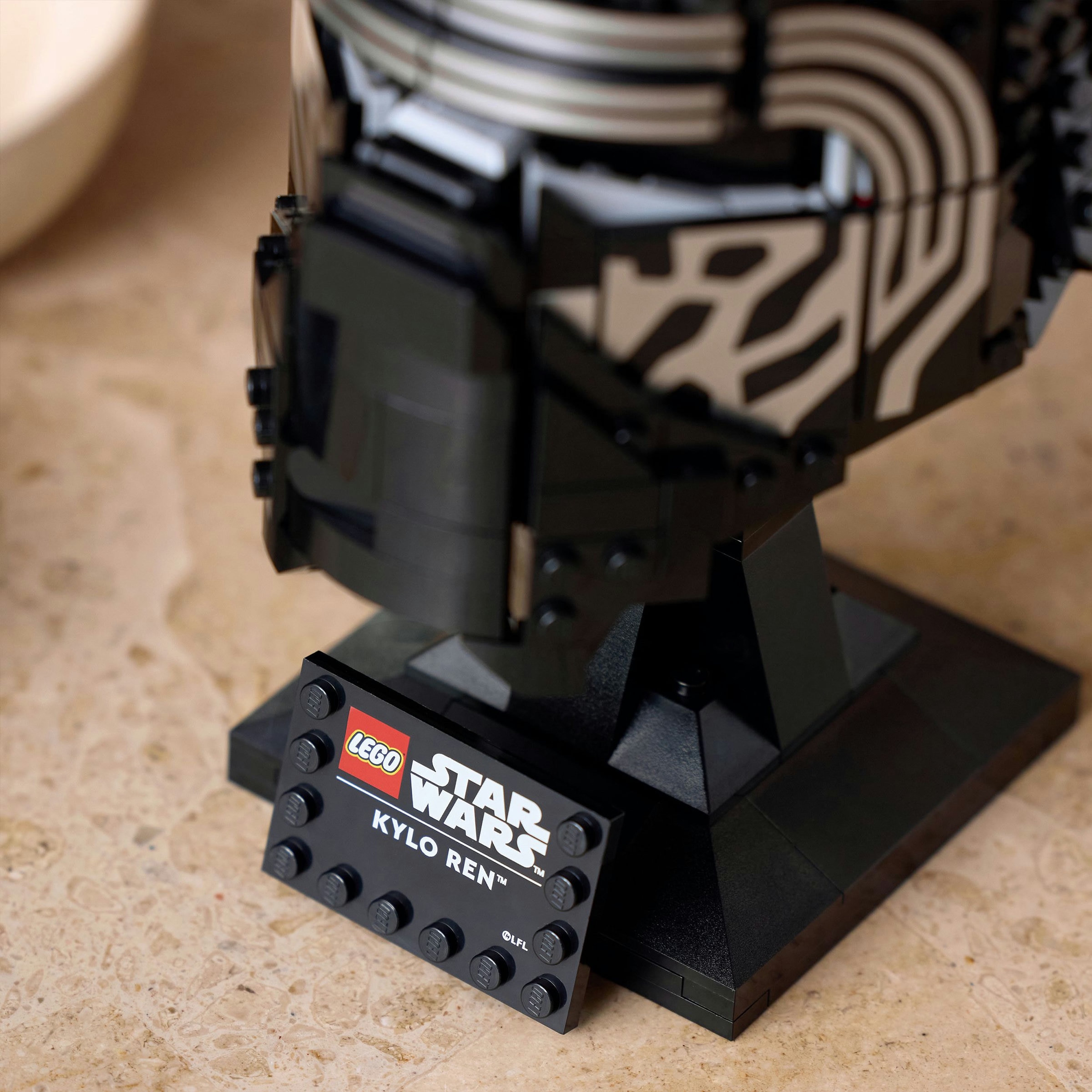 Juego de Construcción Casco de Kylo Ren LEGO Star Wars - 75415 6