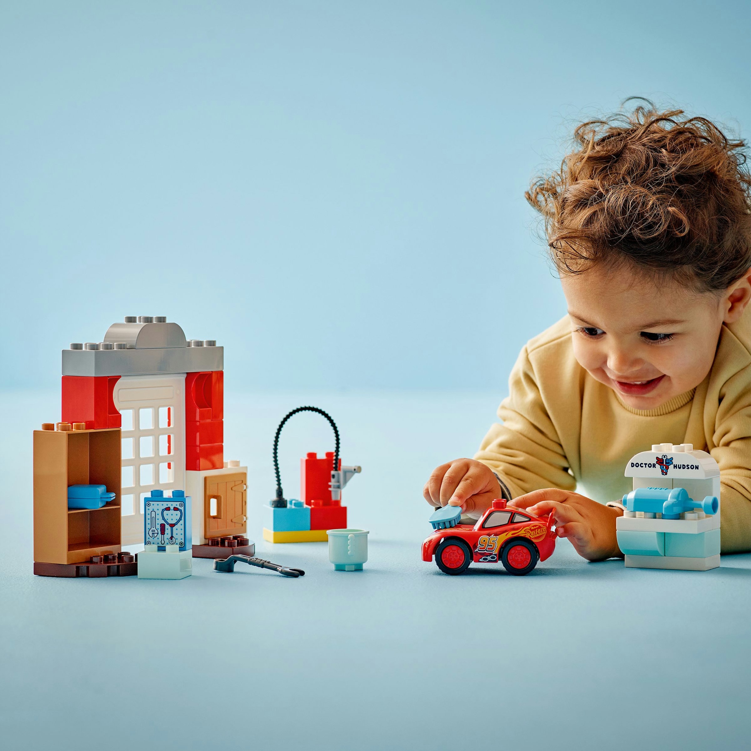 Juego de construcción Visita de McQueen al Taller de Doc LEGO Duplo - 10456 2