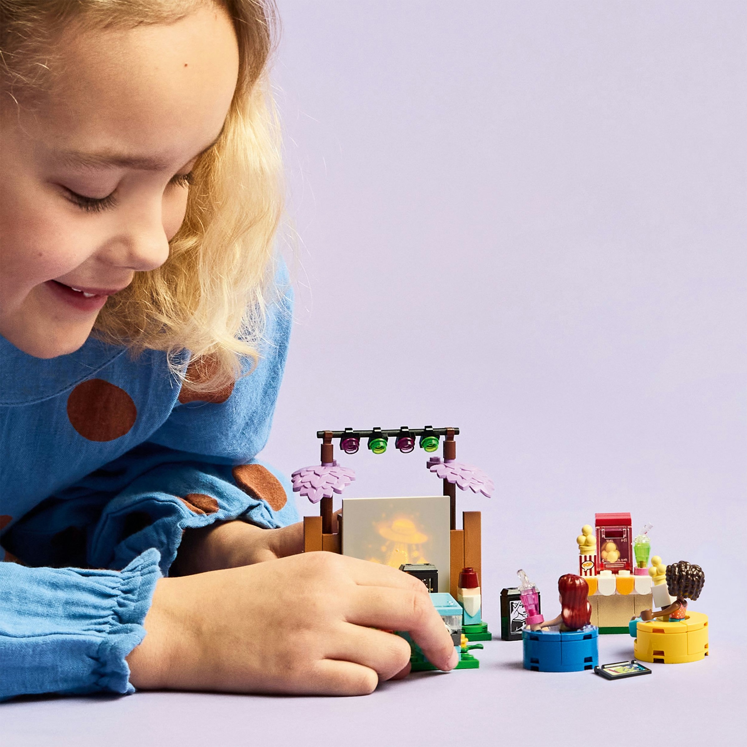 Juego de construcción Amistad: Noche de Cine LEGO Friends - 42642 2