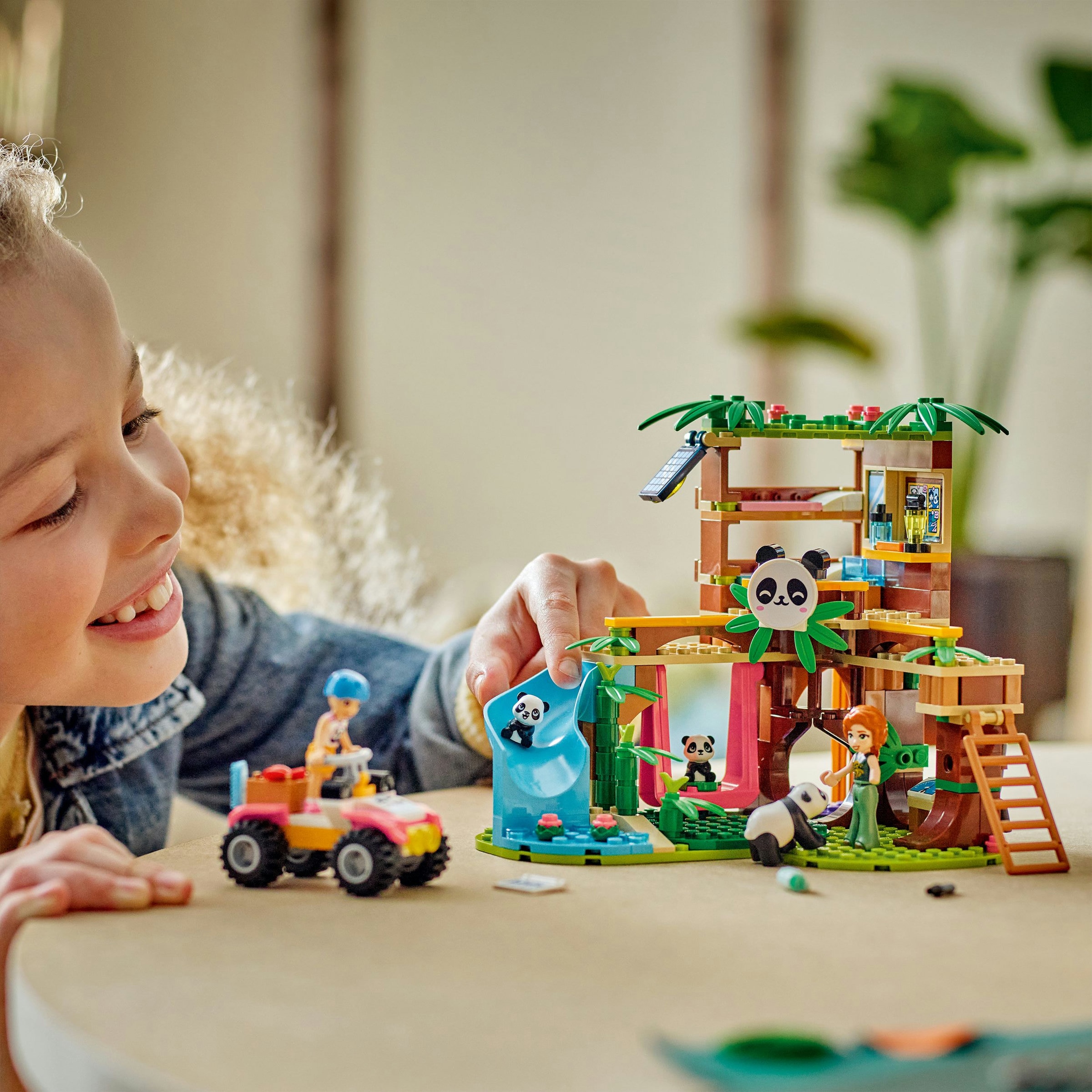 Juego de construcción Cuidado Animal en el Refugio para Pandas LEGO Friends - 42648 2