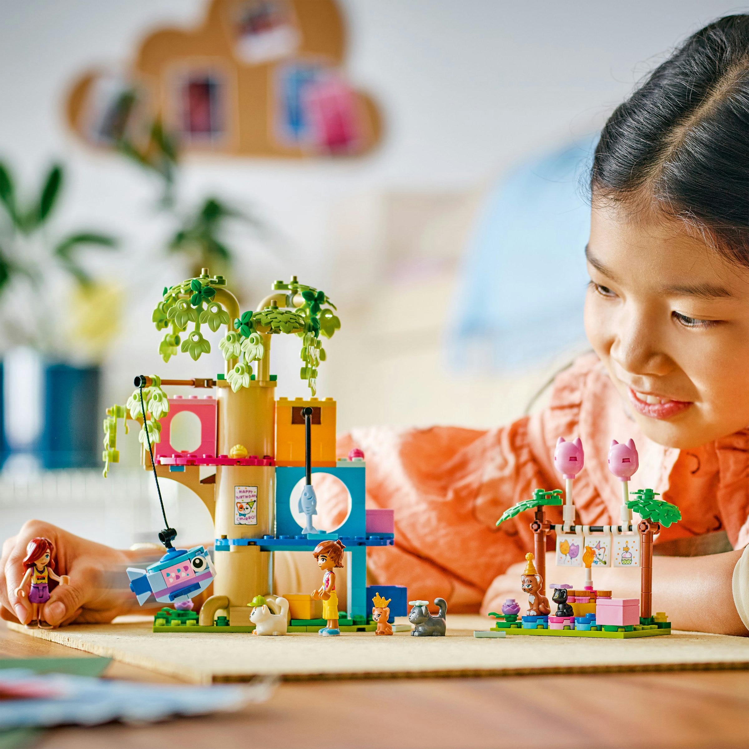 Juego de construcción Fiesta de Cumpleaños y Casa del Árbol Felina LEGO Friends - 42666 2