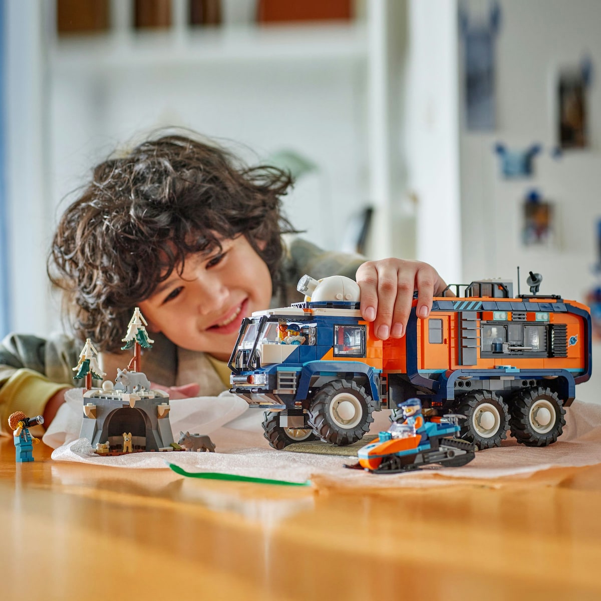 Juego de construcción Laboratorio Científico Móvil de los Exploradores Árticos LEGO City - 60471 2