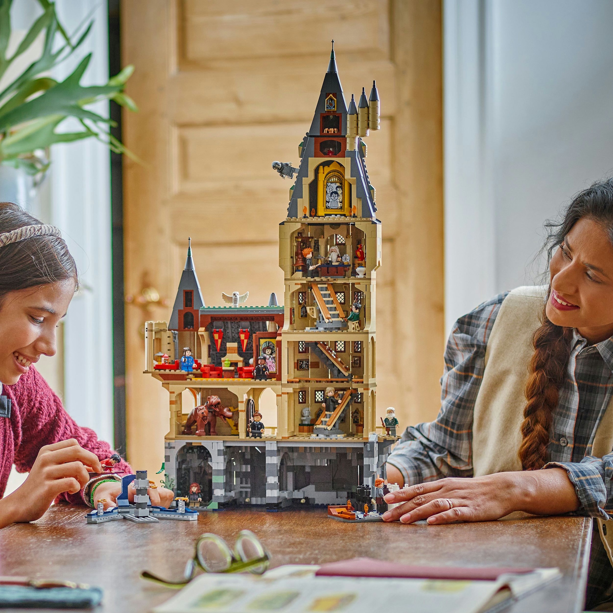 Juego de construcción Castillo de Hogwarts?: Torre Central LEGO Harry Potter - 76454 2