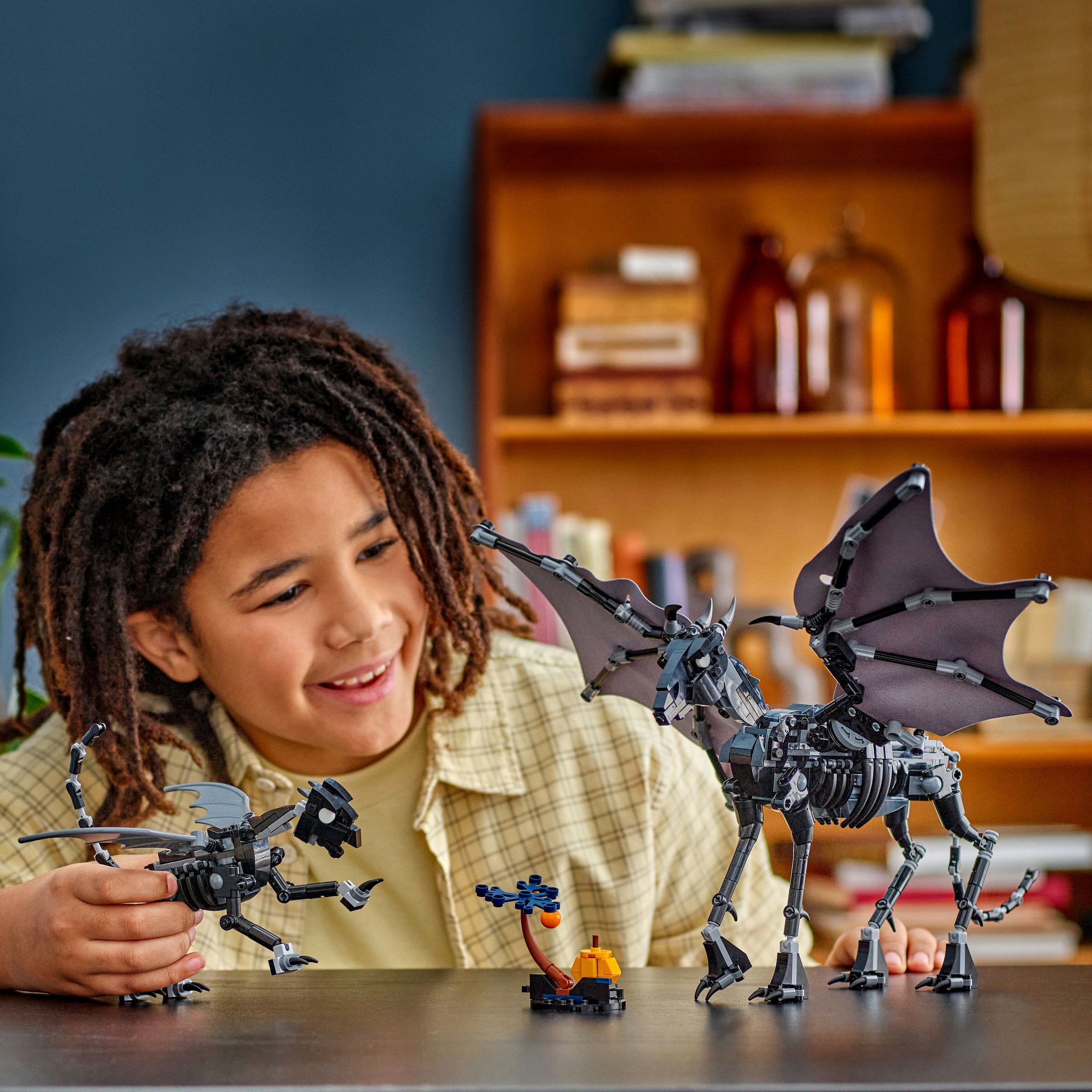 Juego de construcción Familia de Thestrals LEGO Harry Potter - 76458 2