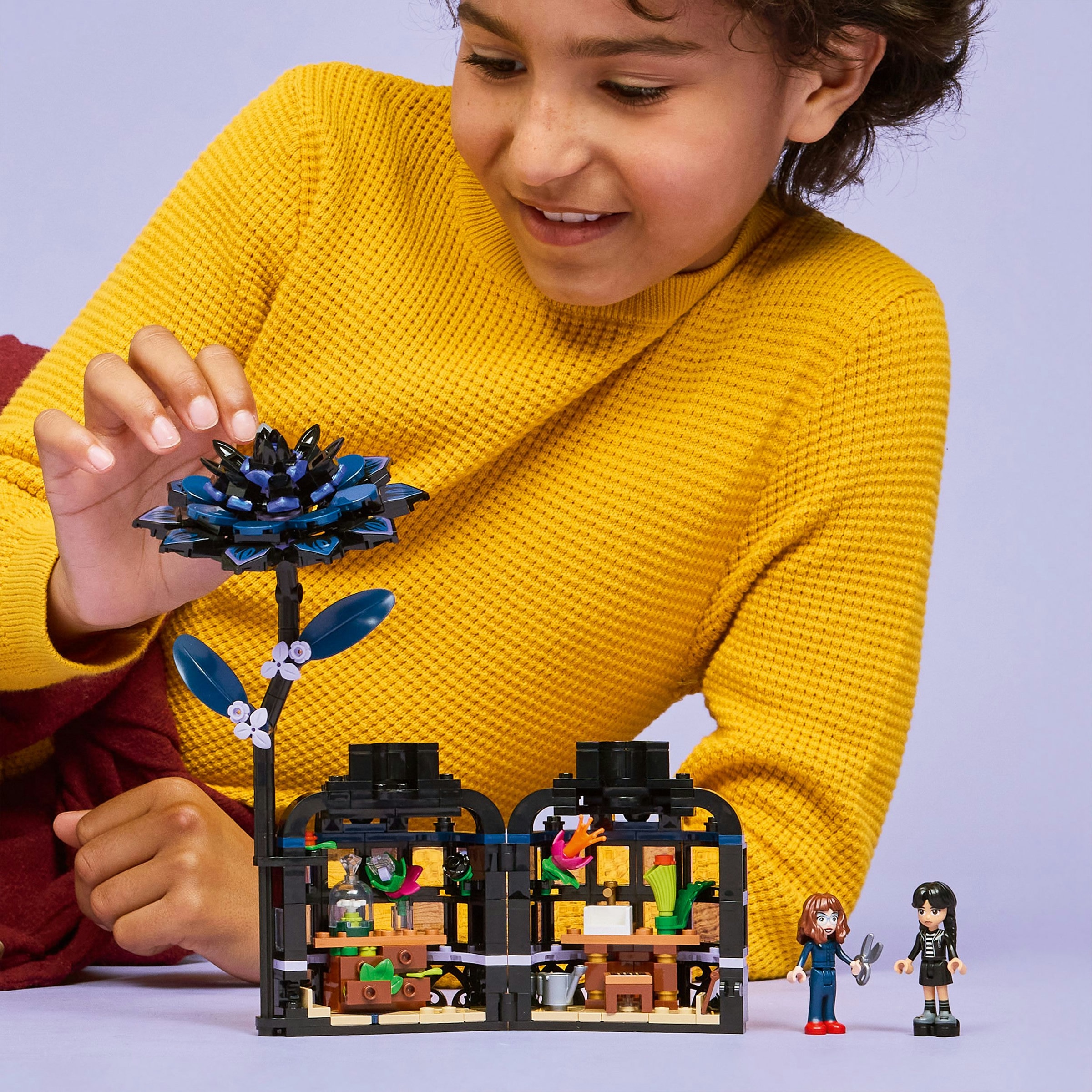 Juego de construcción Dalia Negra LEGO Miércoles - 76784 3