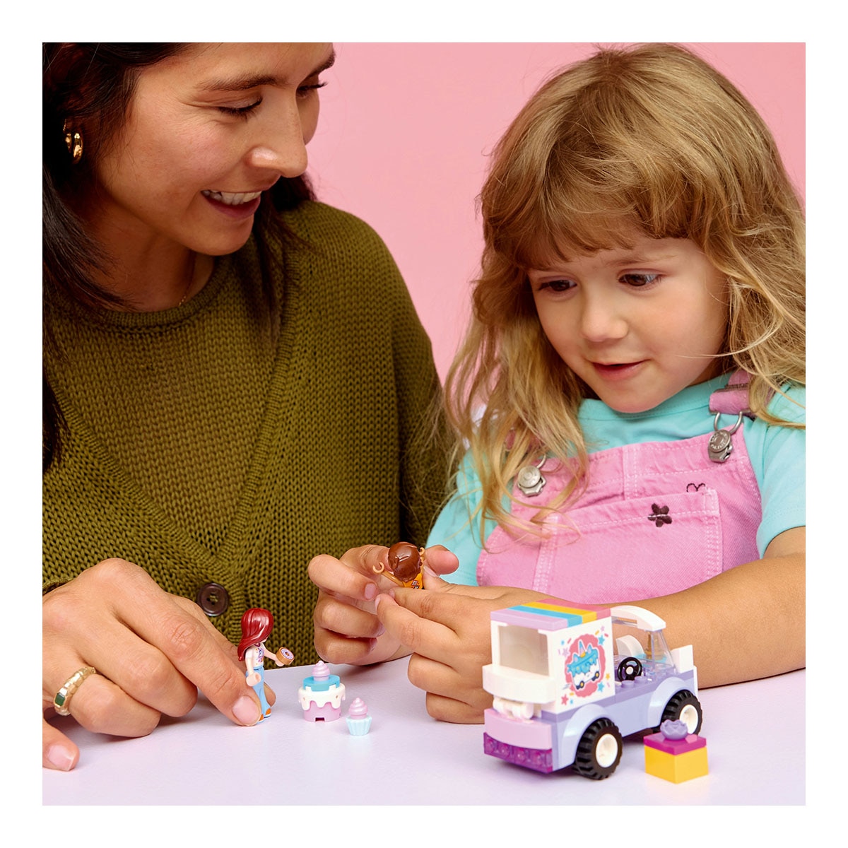 Juego de construcción Coche-Unicornio de Reparto de Pasteles LEGO Friends - 42675 3