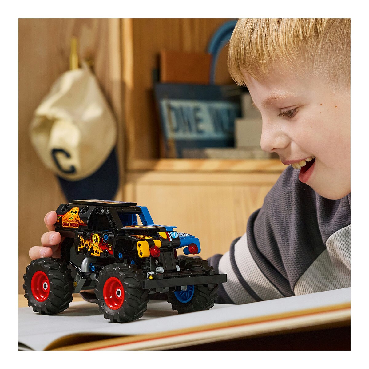 Juego de construcción Monster Jam™ Grave Digger™ Fuego y Hielo LEGO Technic - 42219 3